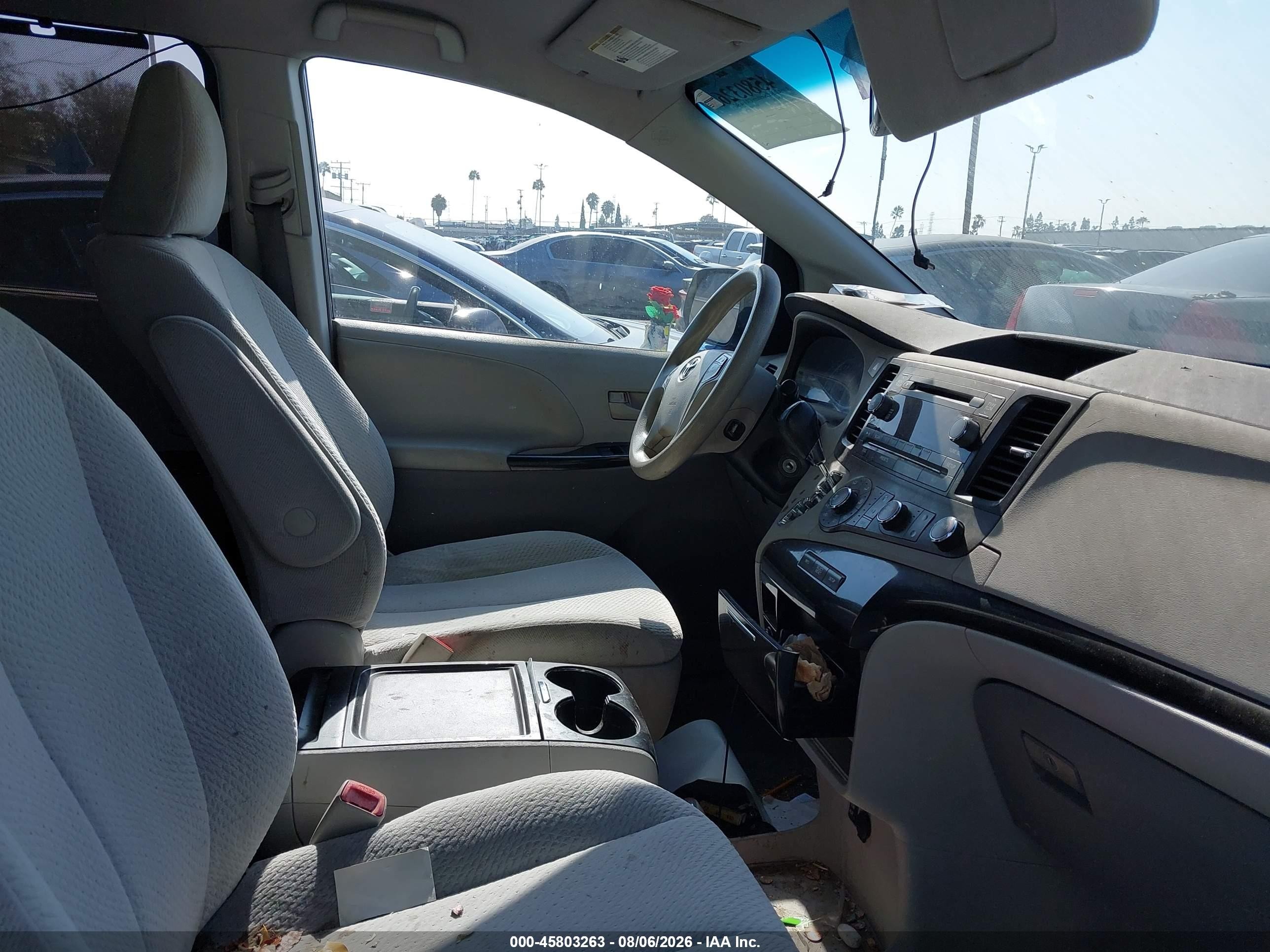 2012 Toyota Sienna Le Gray vin: 5TDKK3DC6CS185066