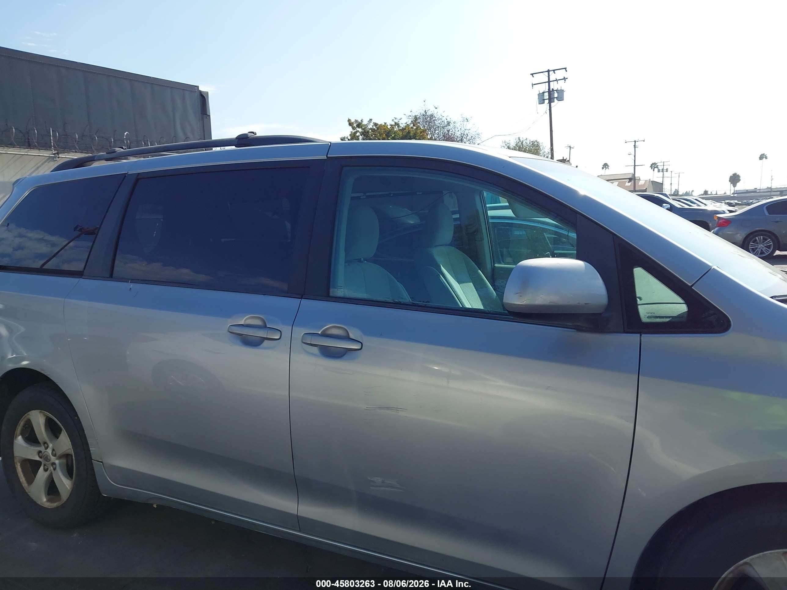 2012 Toyota Sienna Le Gray vin: 5TDKK3DC6CS185066