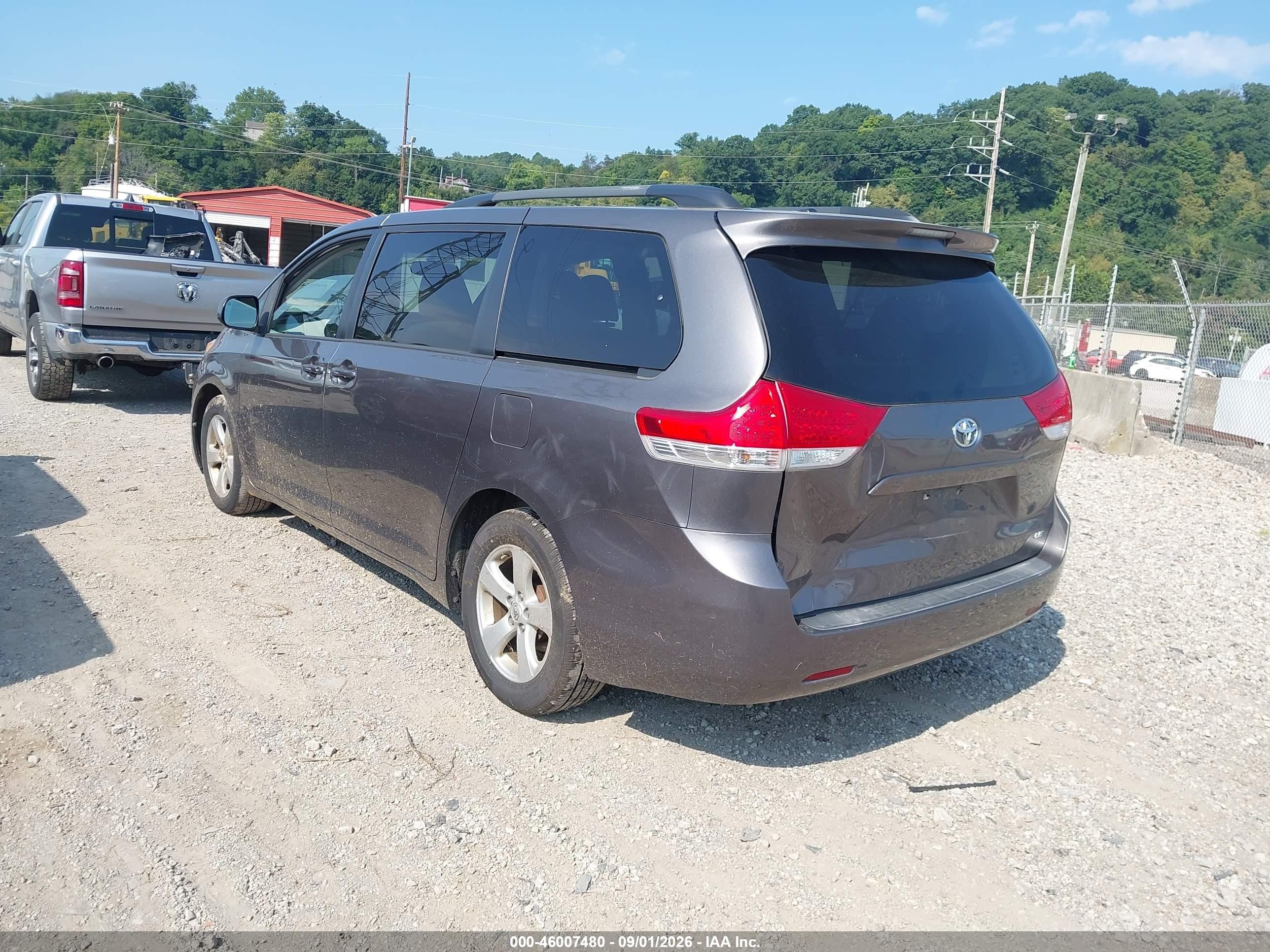 2012 Toyota Sienna Le V6 8 Passenger Gray vin: 5TDKK3DC6CS190509