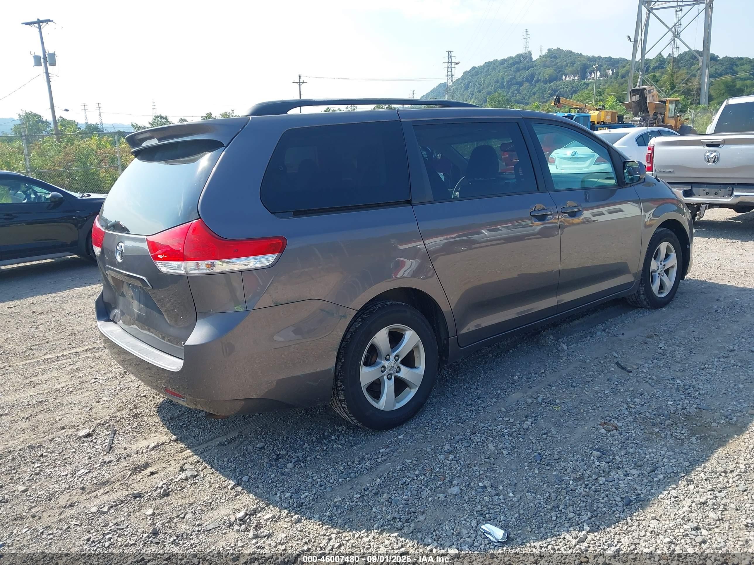2012 Toyota Sienna Le V6 8 Passenger Gray vin: 5TDKK3DC6CS190509