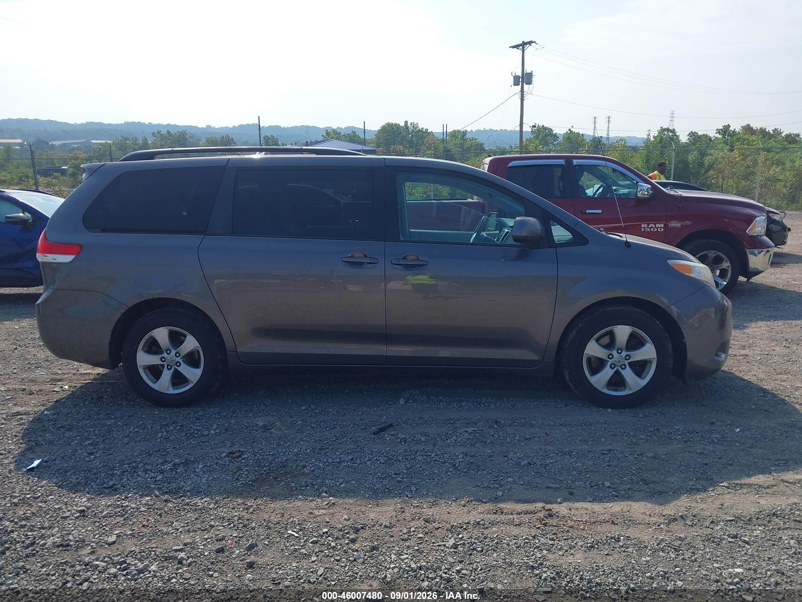 2012 Toyota Sienna Le V6 8 Passenger Gray vin: 5TDKK3DC6CS190509