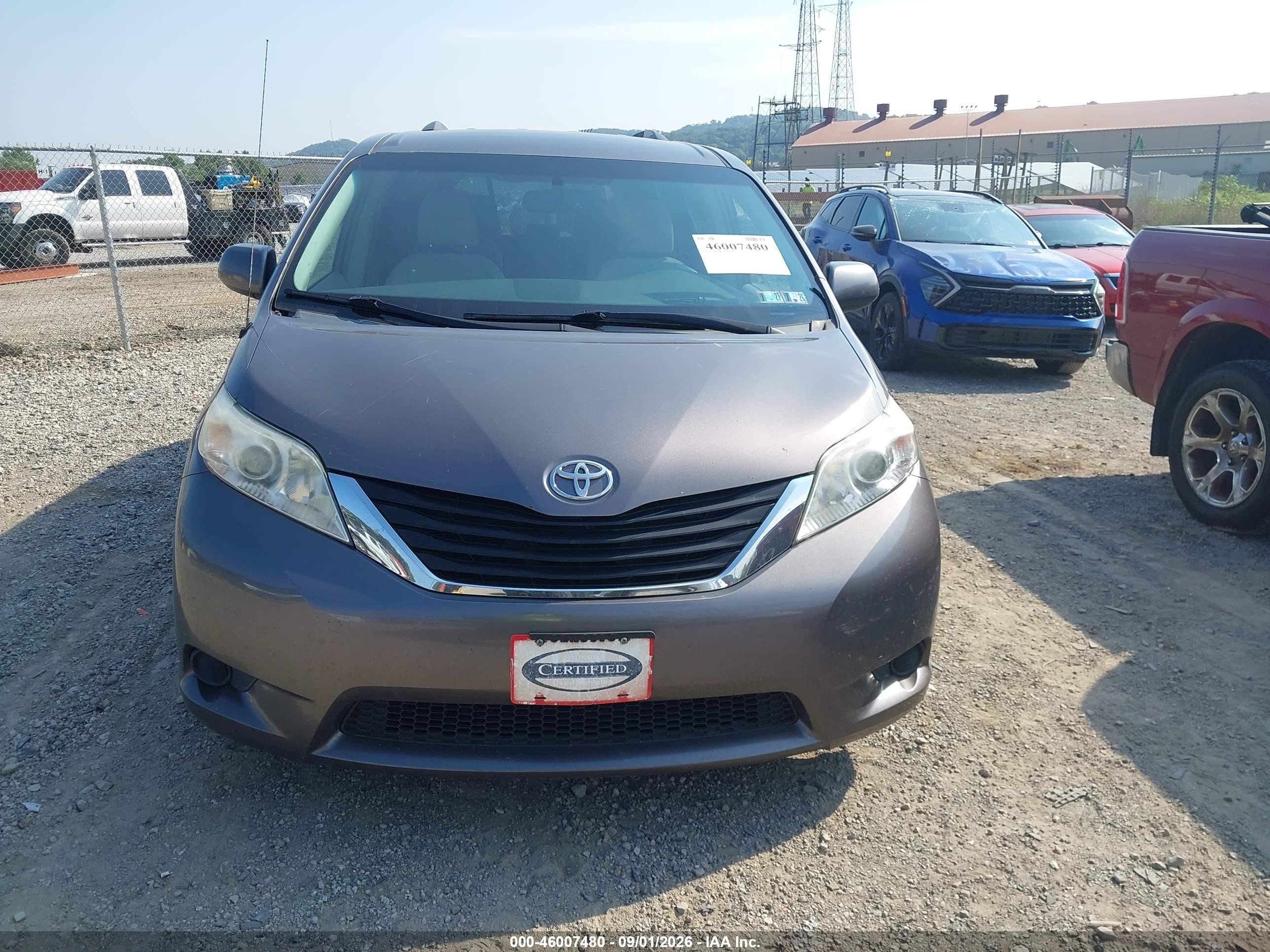 2012 Toyota Sienna Le V6 8 Passenger Gray vin: 5TDKK3DC6CS190509