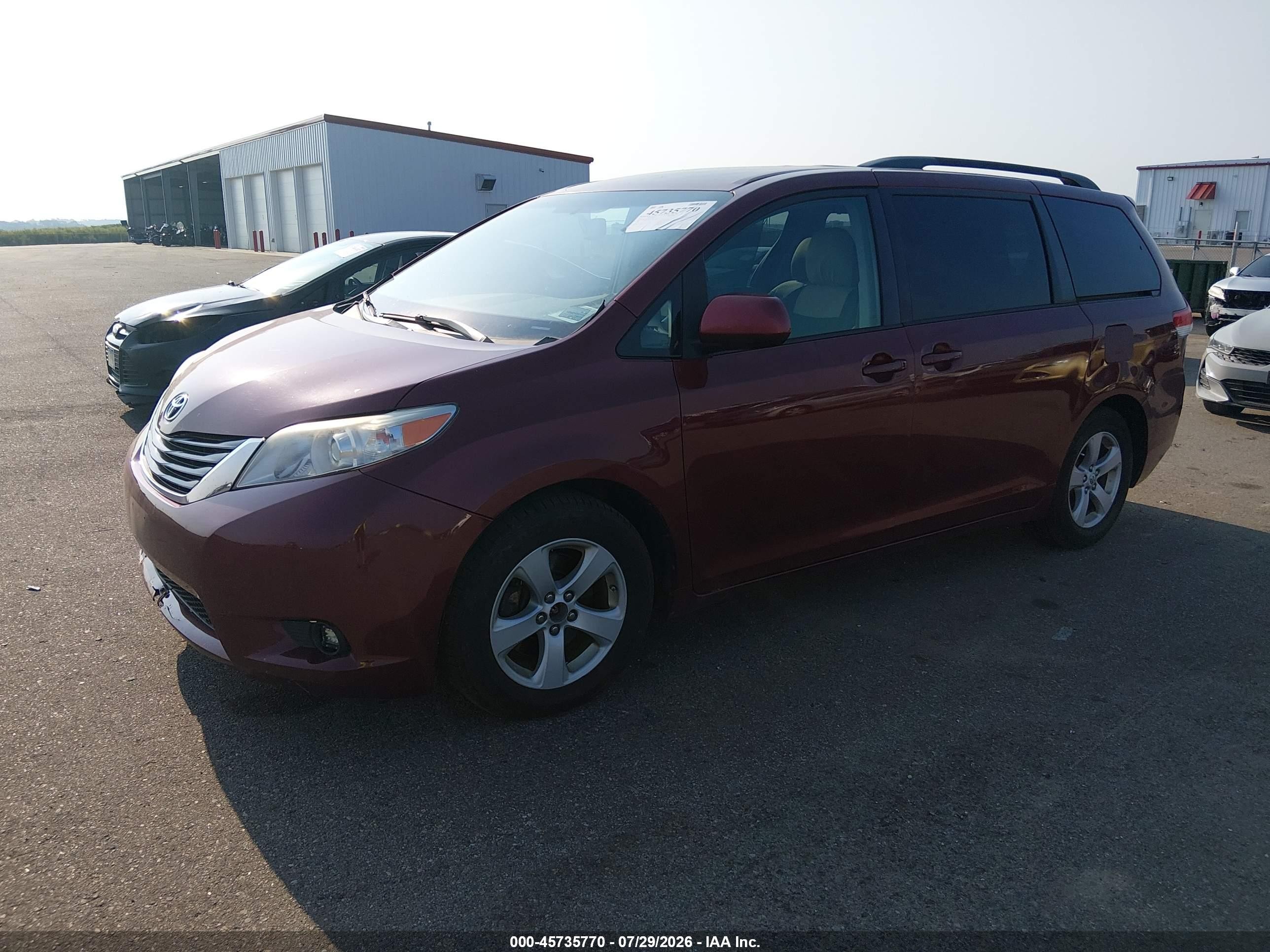 2012 Toyota Sienna Le V6 8 Passenger Burgundy vin: 5TDKK3DC6CS207423