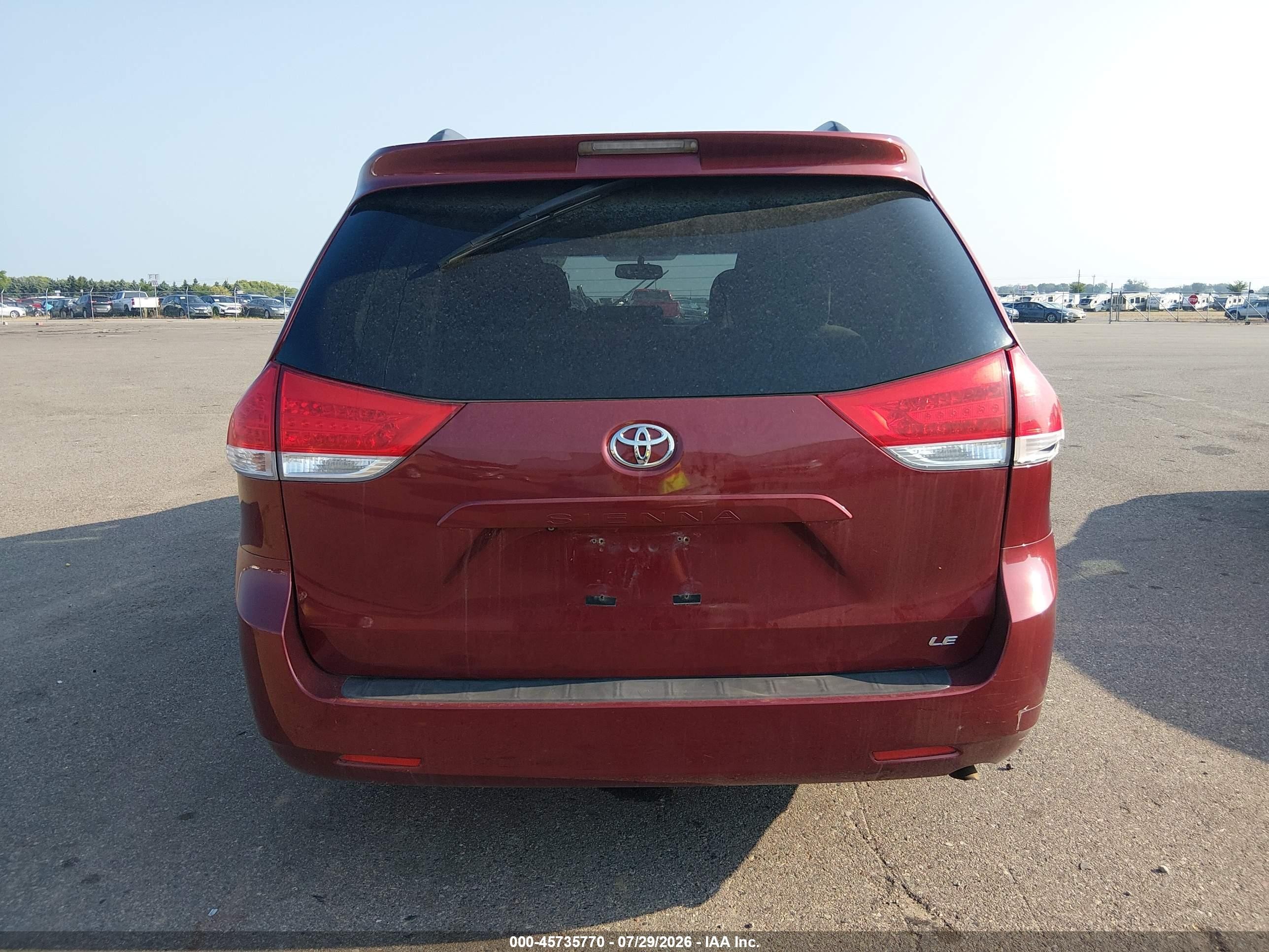 2012 Toyota Sienna Le V6 8 Passenger Burgundy vin: 5TDKK3DC6CS207423