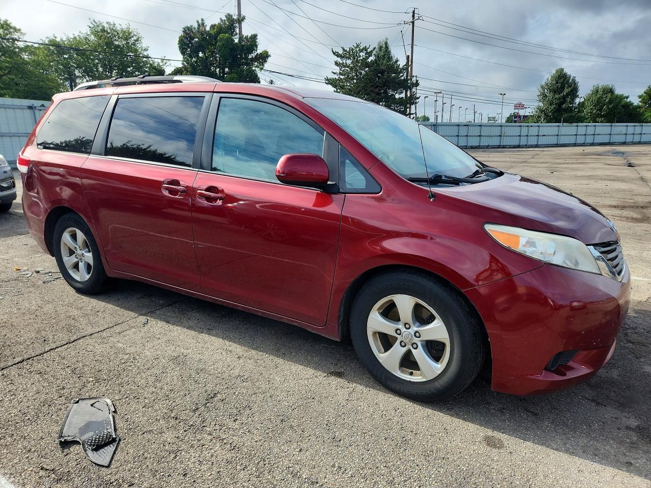 2012 Toyota Sienna Le Red vin: 5TDKK3DC6CS208961