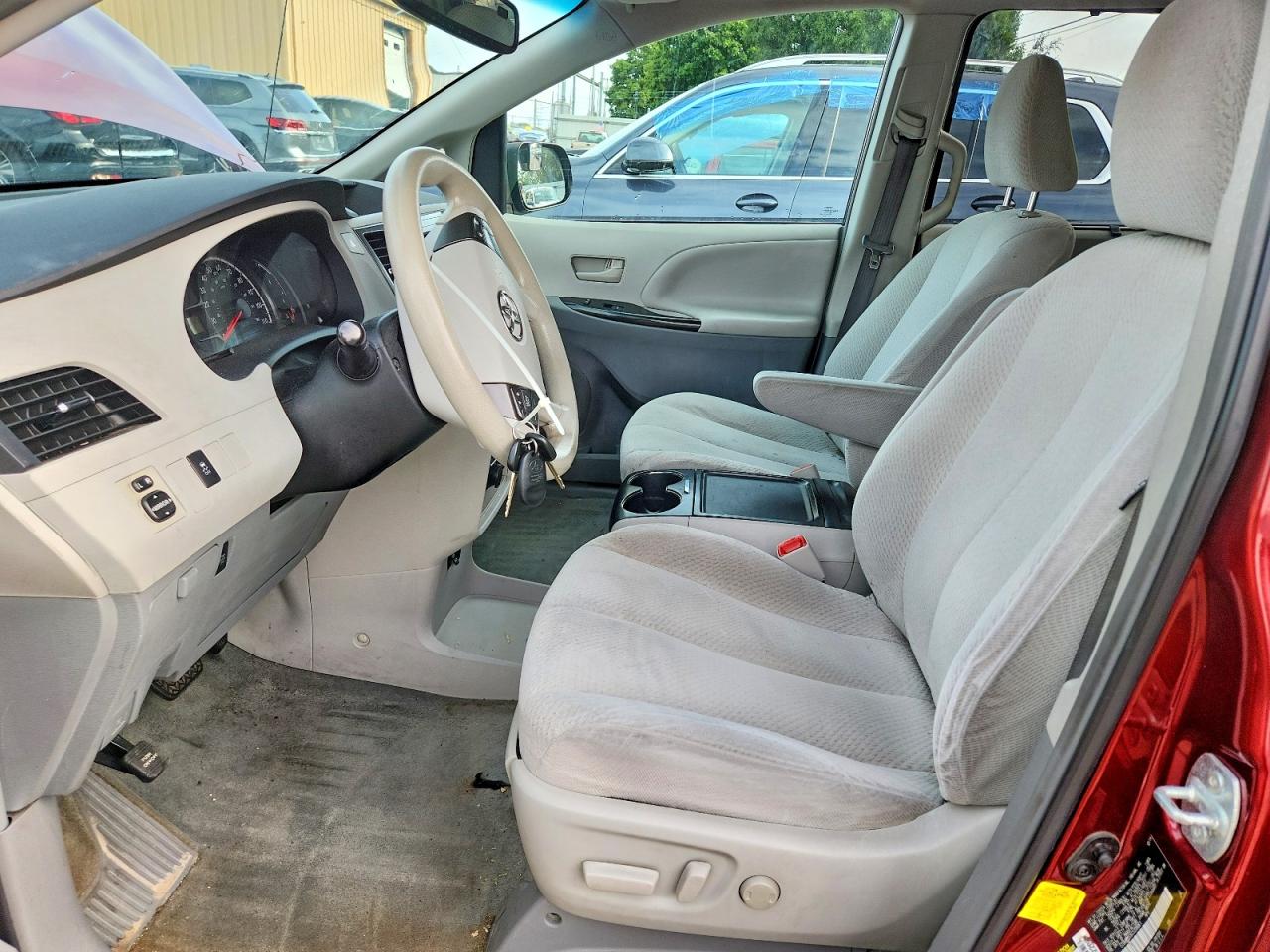 2012 Toyota Sienna Le Red vin: 5TDKK3DC6CS208961
