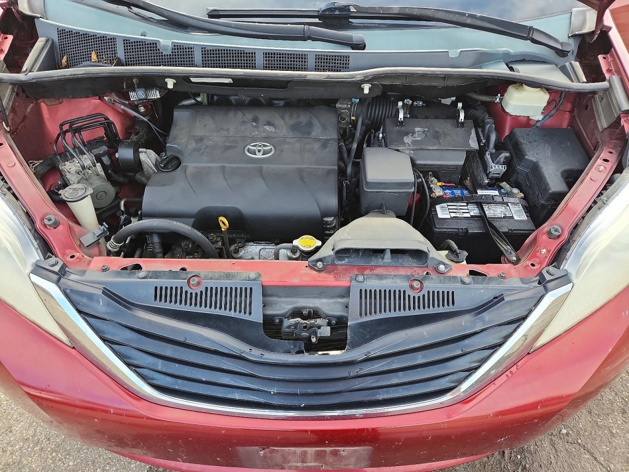 2012 Toyota Sienna Le Red vin: 5TDKK3DC6CS208961