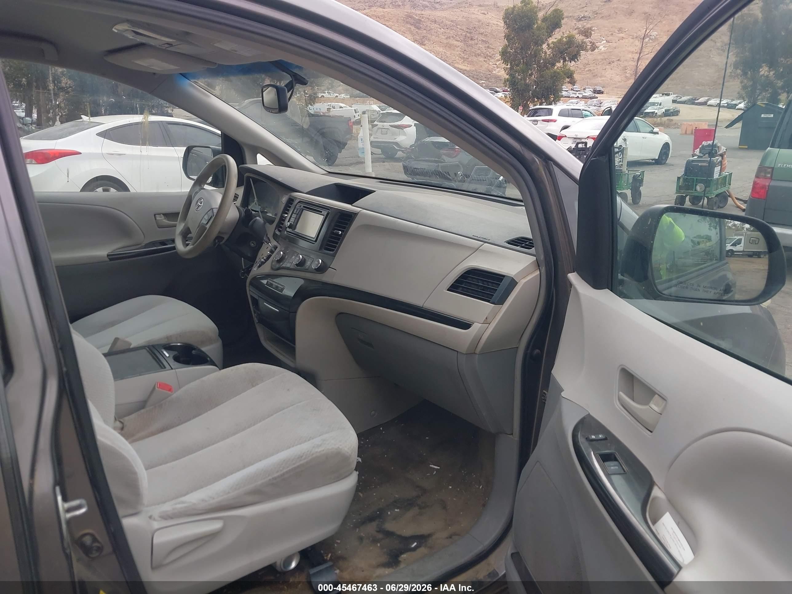 2012 Toyota Sienna Le V6 8 Passenger Gray vin: 5TDKK3DC6CS232287