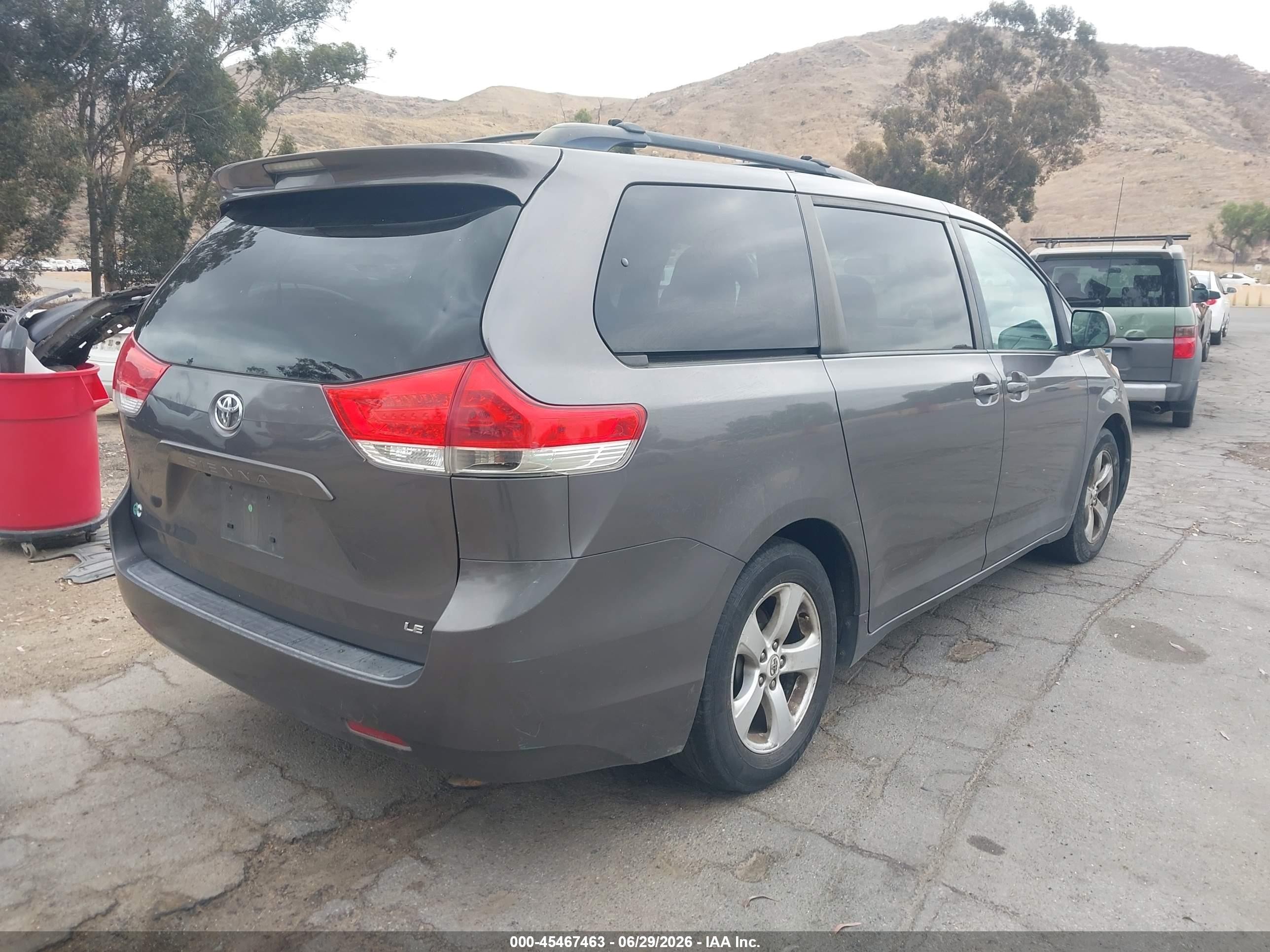 2012 Toyota Sienna Le V6 8 Passenger Gray vin: 5TDKK3DC6CS232287