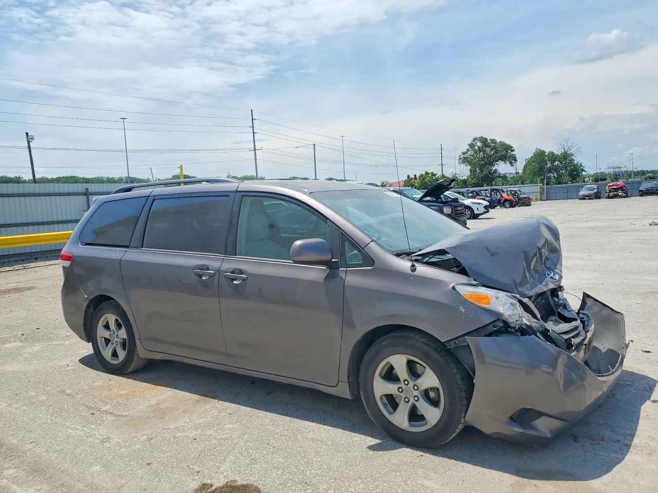 2012 Toyota Sienna Le Gray vin: 5TDKK3DC6CS253480
