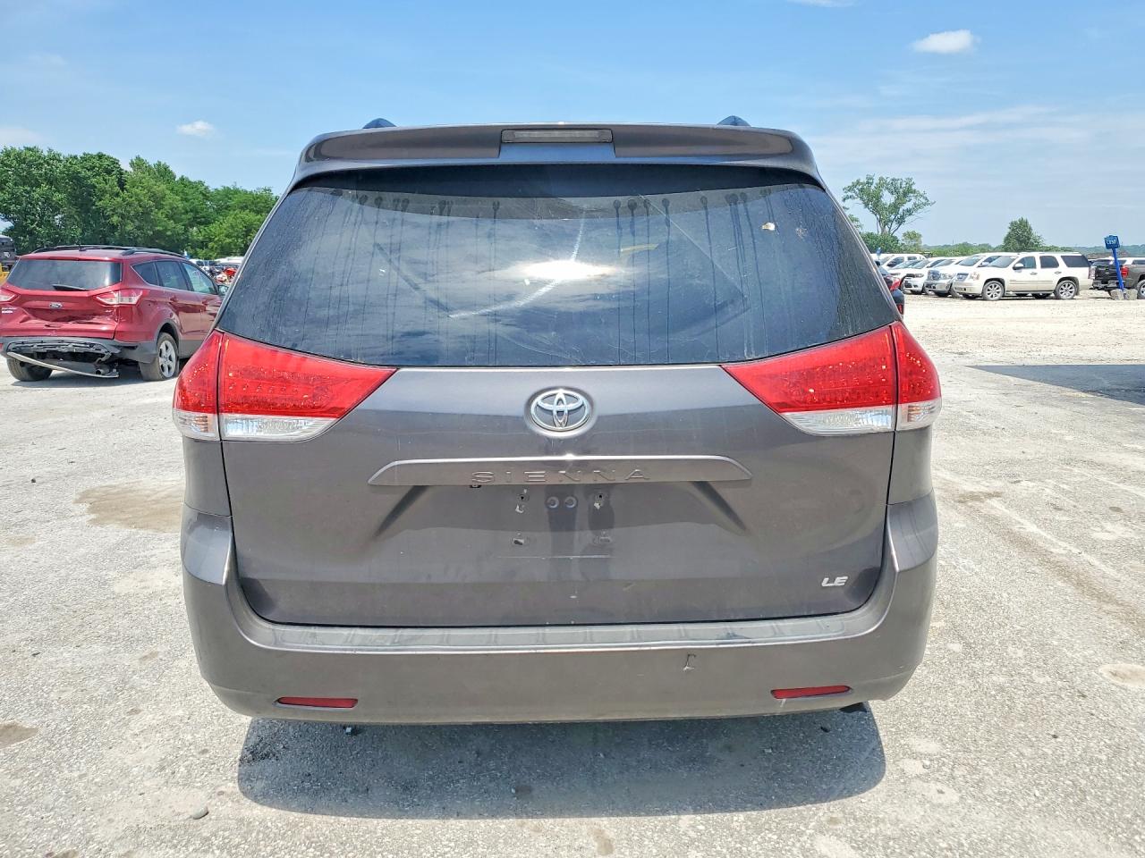 2012 Toyota Sienna Le Gray vin: 5TDKK3DC6CS253480