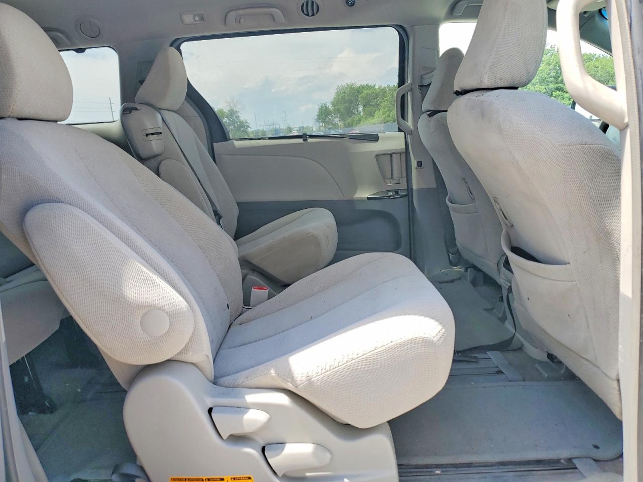 2012 Toyota Sienna Le Gray vin: 5TDKK3DC6CS253480