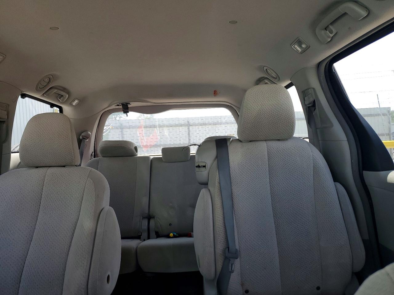 2012 Toyota Sienna Le Gray vin: 5TDKK3DC6CS253480