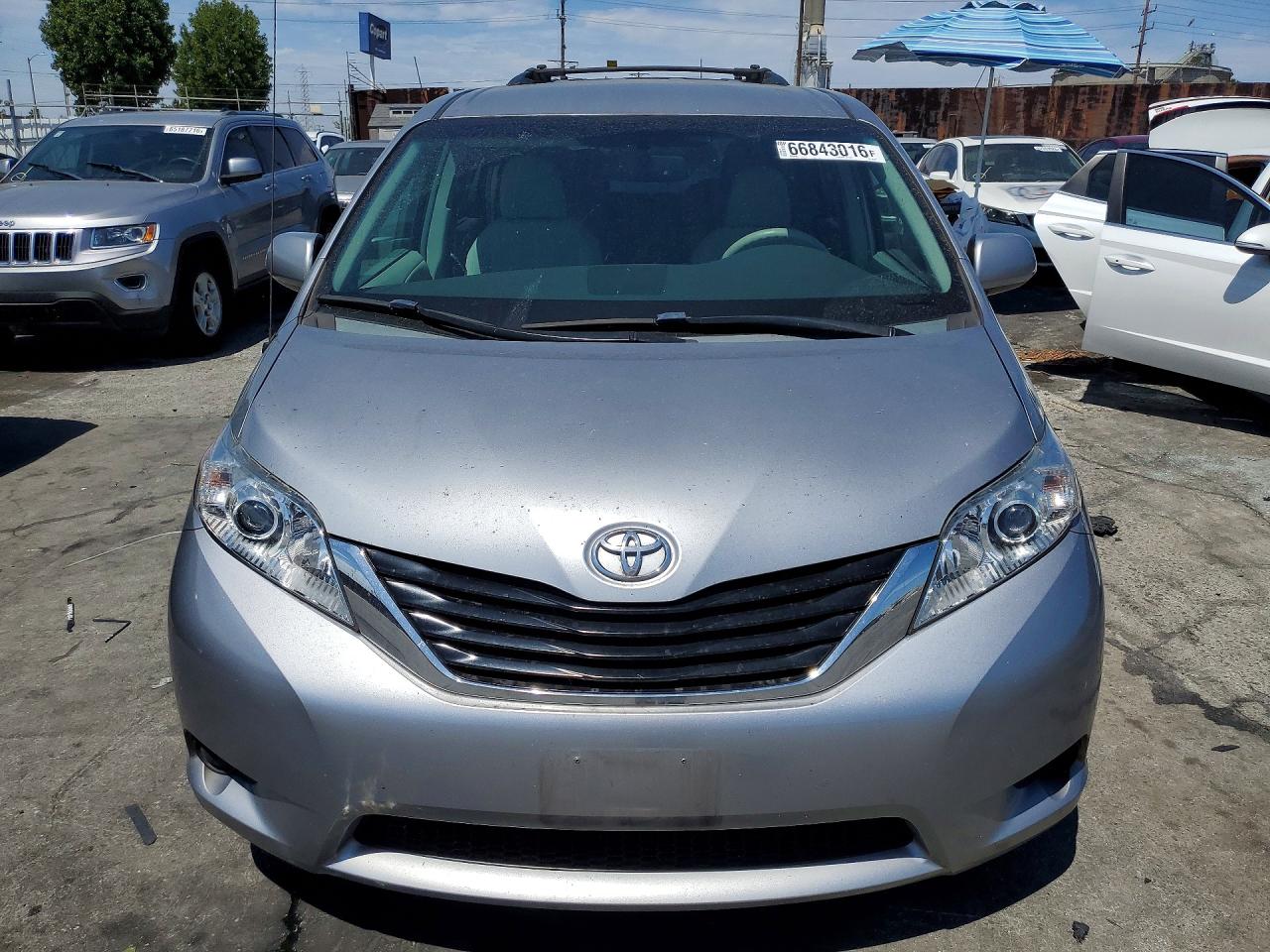 2012 Toyota Sienna Le Silver vin: 5TDKK3DC6CS261336