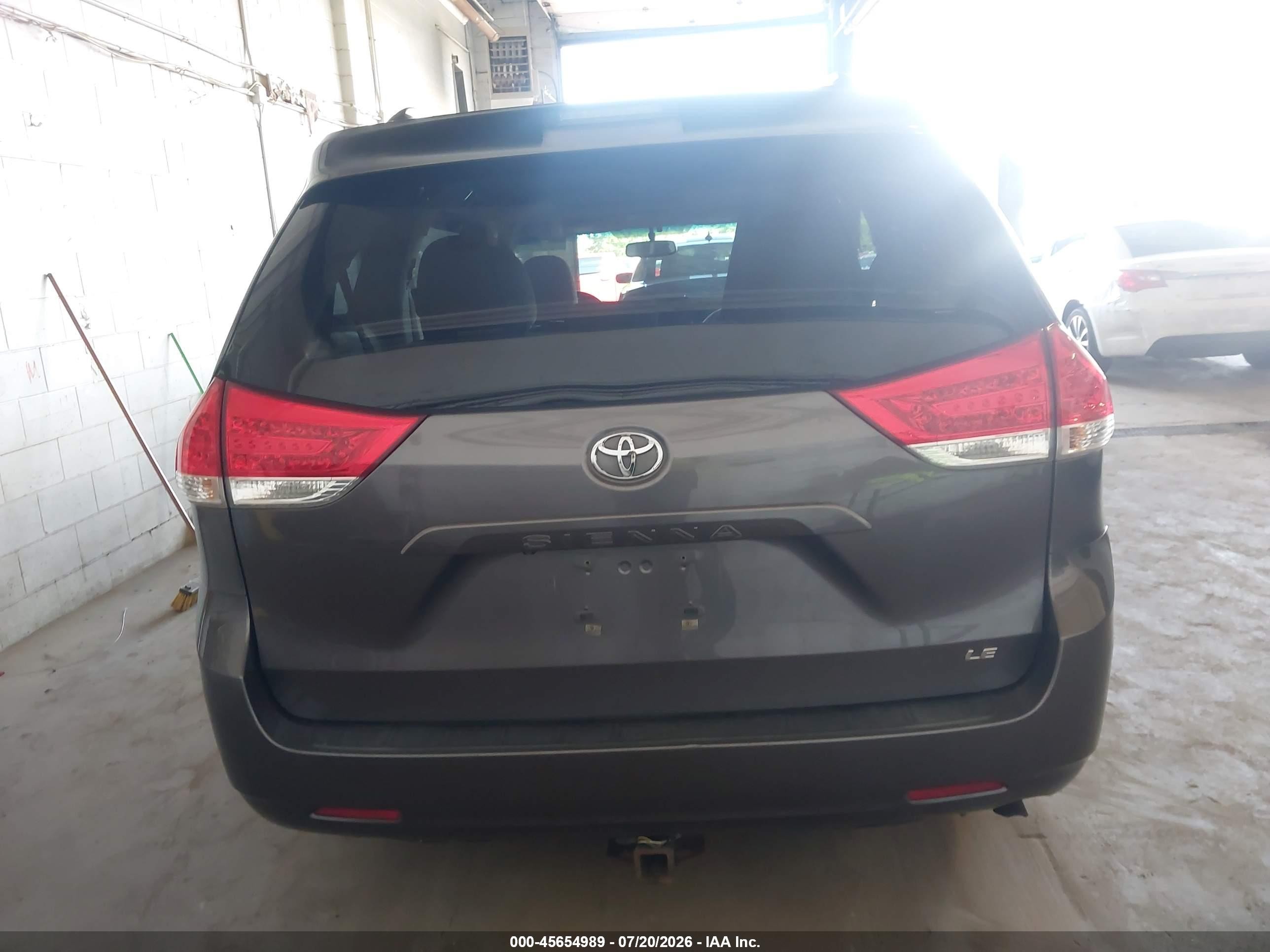 2012 Toyota Sienna Le V6 8 Passenger Gray vin: 5TDKK3DC6CS264379
