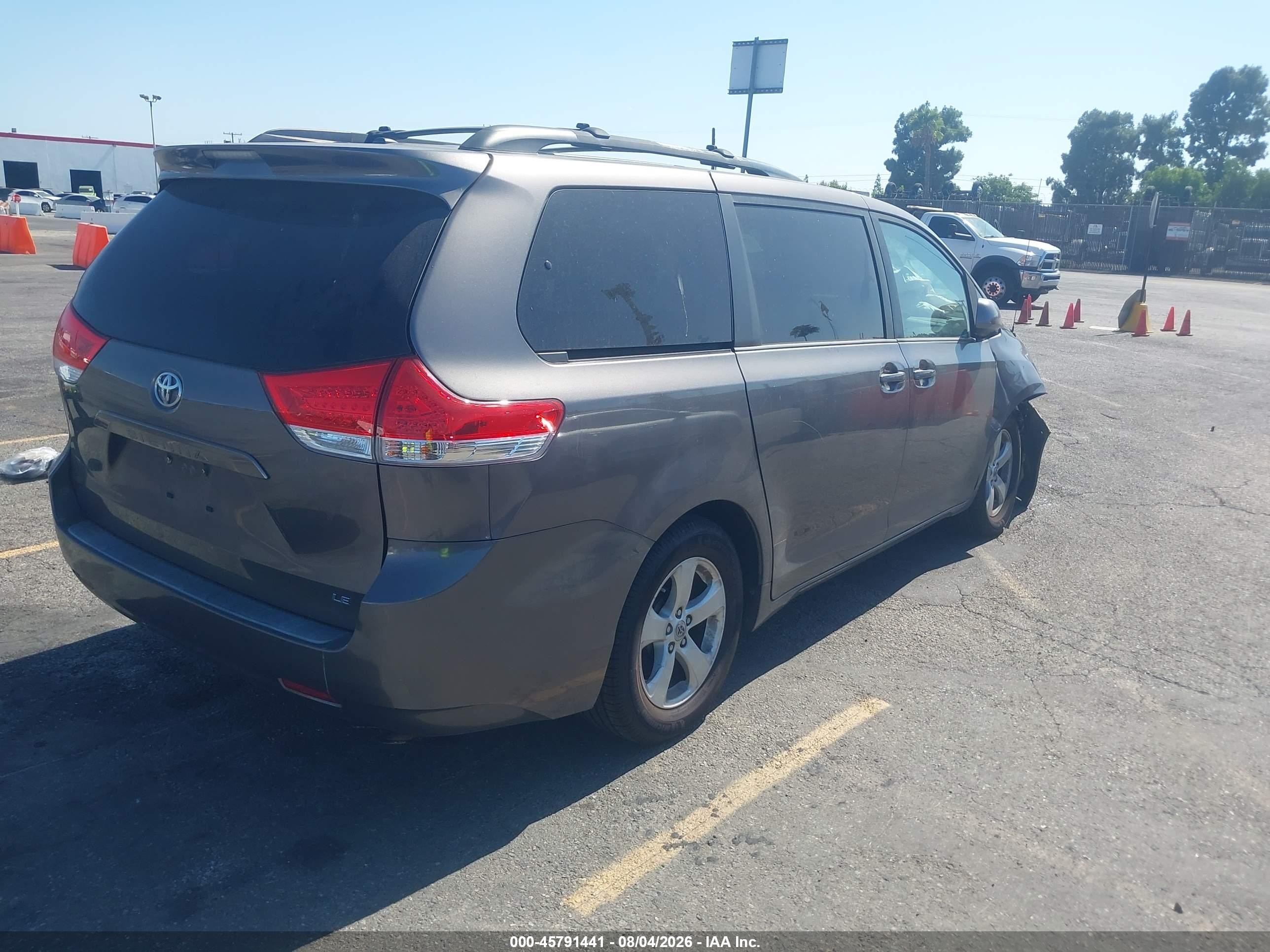 2012 Toyota Sienna Le V6 8 Passenger Gray vin: 5TDKK3DC6CS269159