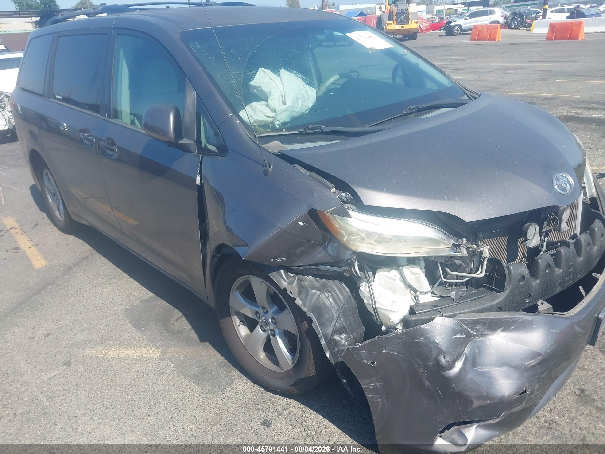 2012 Toyota Sienna Le V6 8 Passenger Gray vin: 5TDKK3DC6CS269159