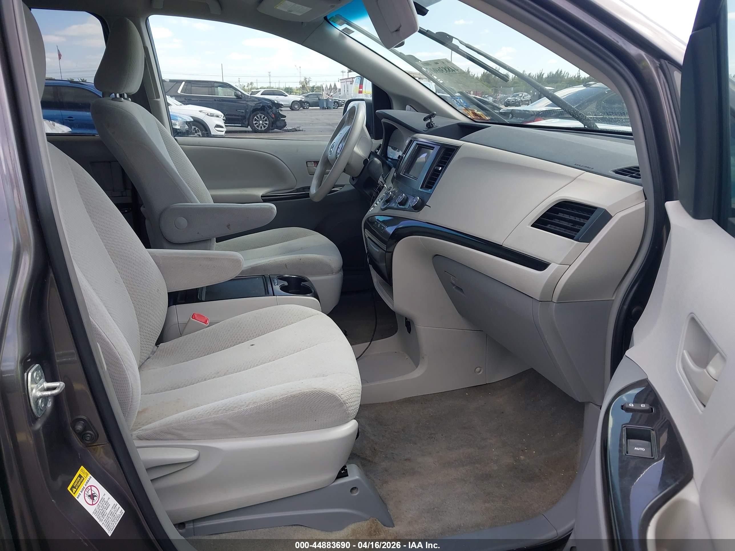 2012 Toyota Sienna Le V6 8 Passenger Gray vin: 5TDKK3DC6CS274913