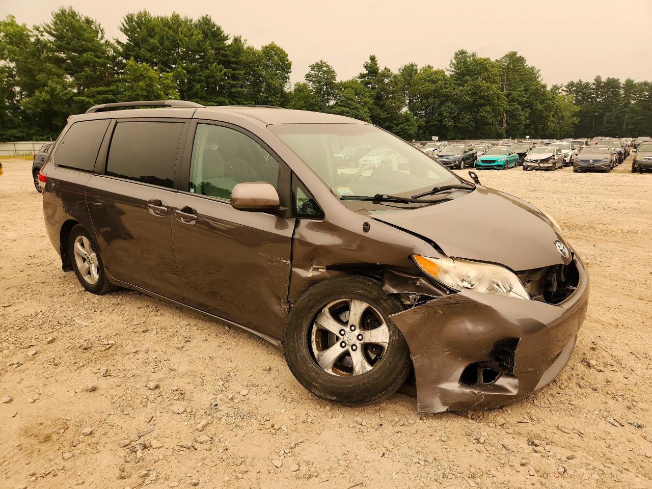 2013 Toyota Sienna Le Коричневый vin: 5TDKK3DC6DS300931