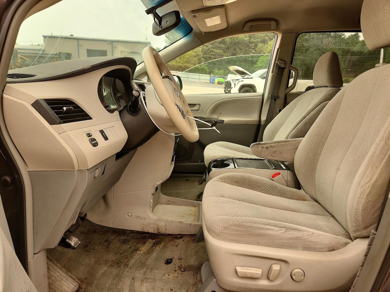 2013 Toyota Sienna Le Коричневый vin: 5TDKK3DC6DS300931