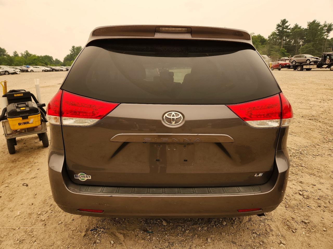 2013 Toyota Sienna Le Коричневый vin: 5TDKK3DC6DS300931