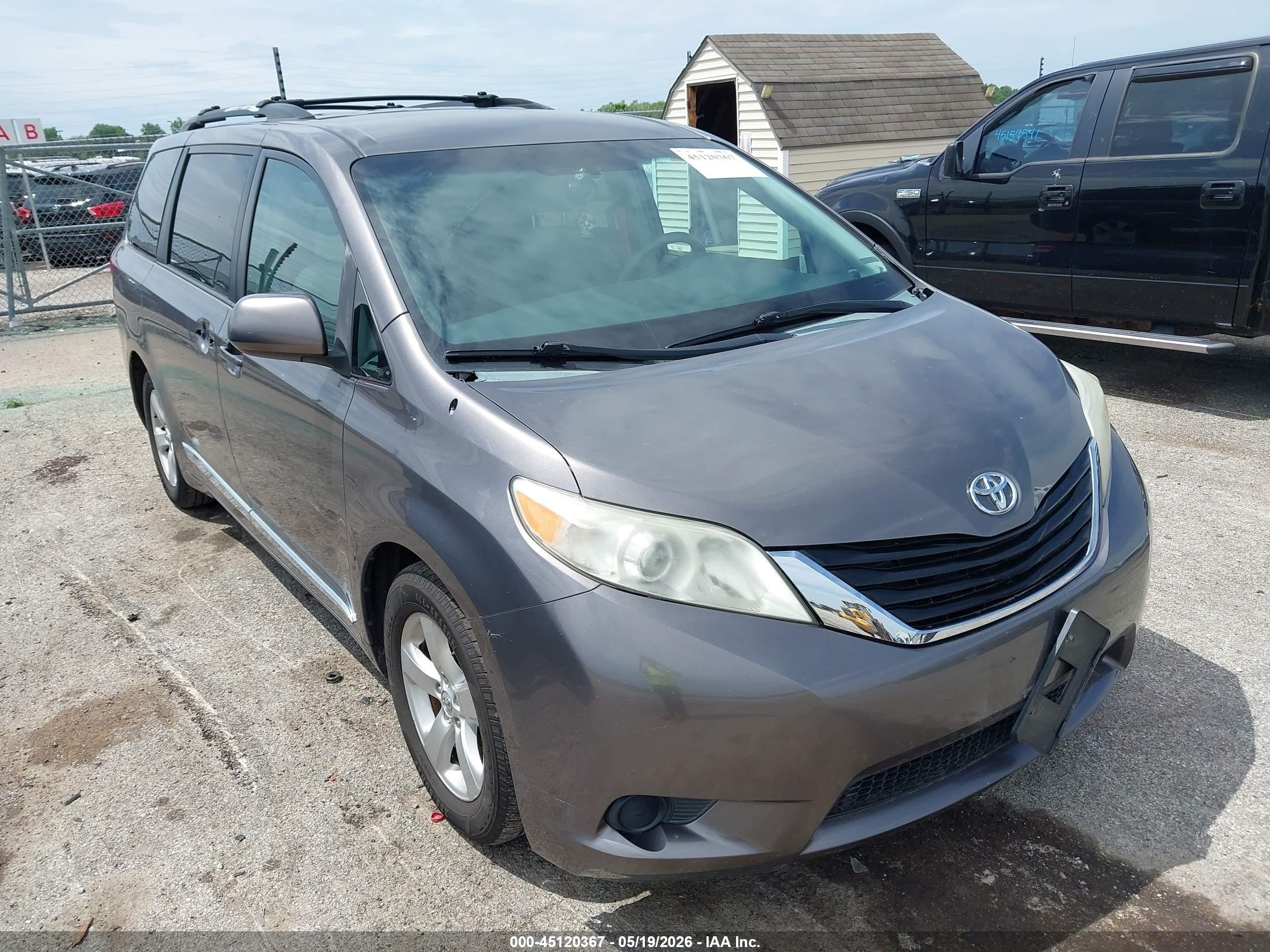 2013 Toyota Sienna Le V6 8 Passenger Gray vin: 5TDKK3DC6DS303909