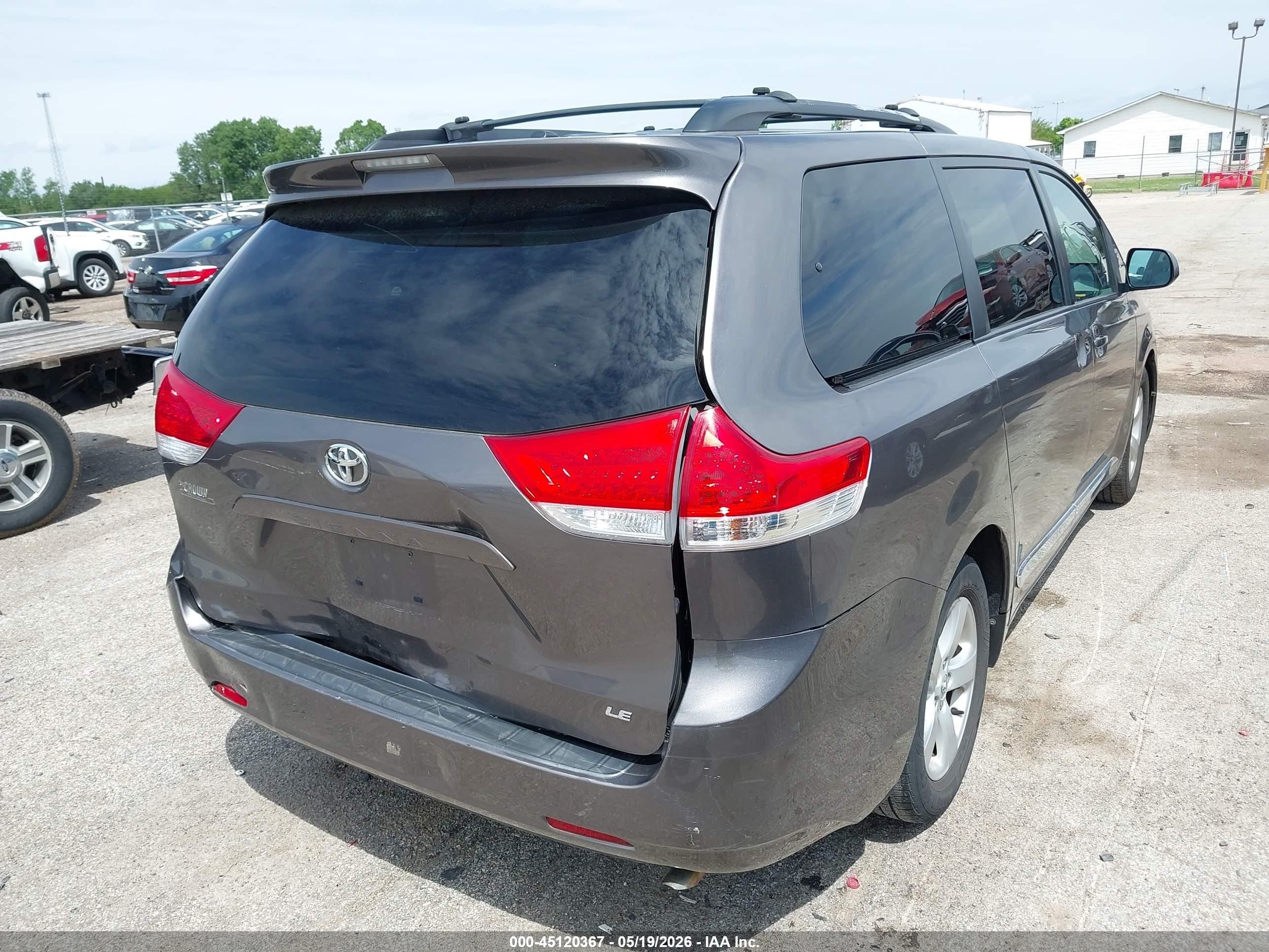 2013 Toyota Sienna Le V6 8 Passenger Gray vin: 5TDKK3DC6DS303909