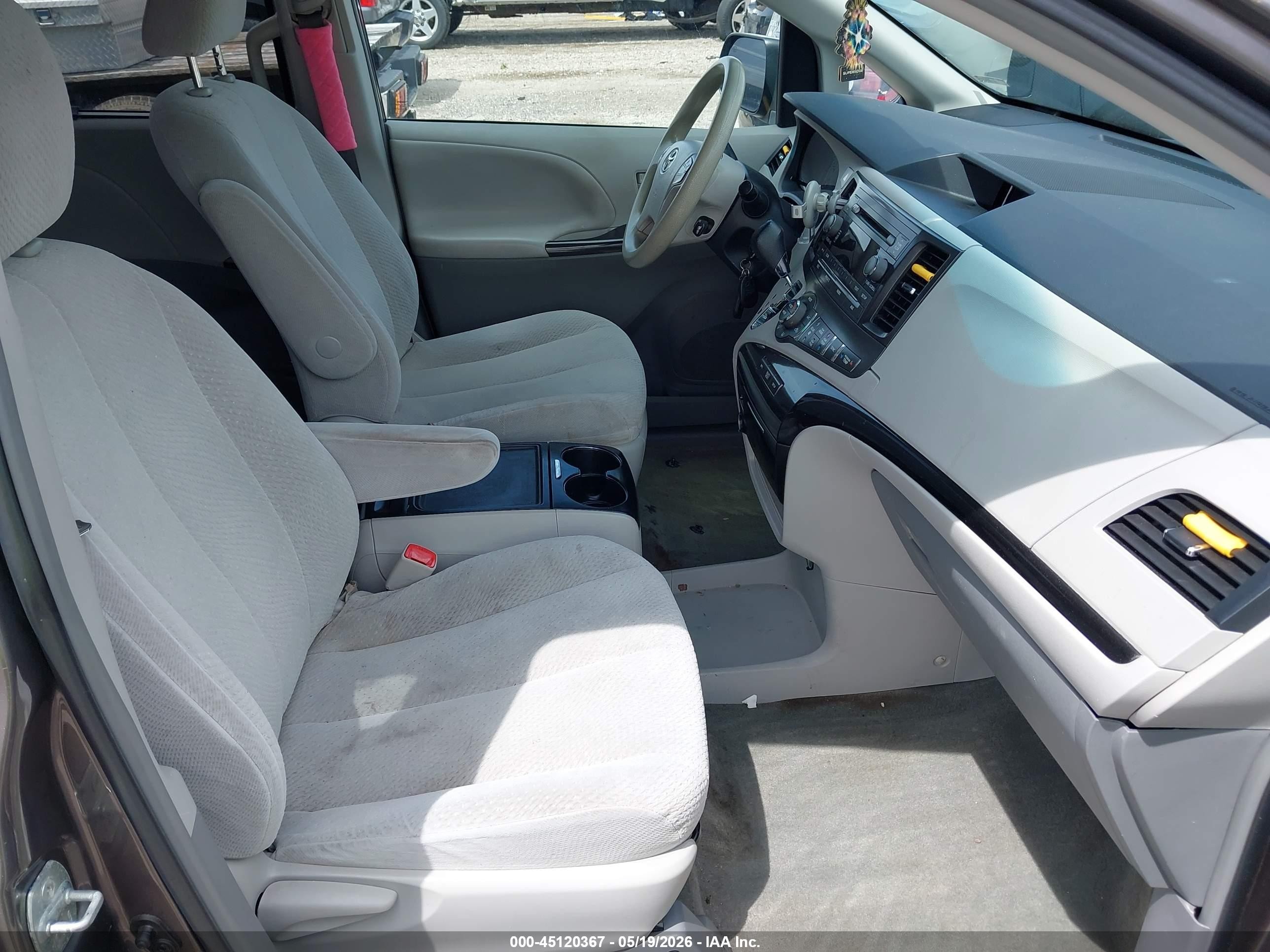 2013 Toyota Sienna Le V6 8 Passenger Gray vin: 5TDKK3DC6DS303909