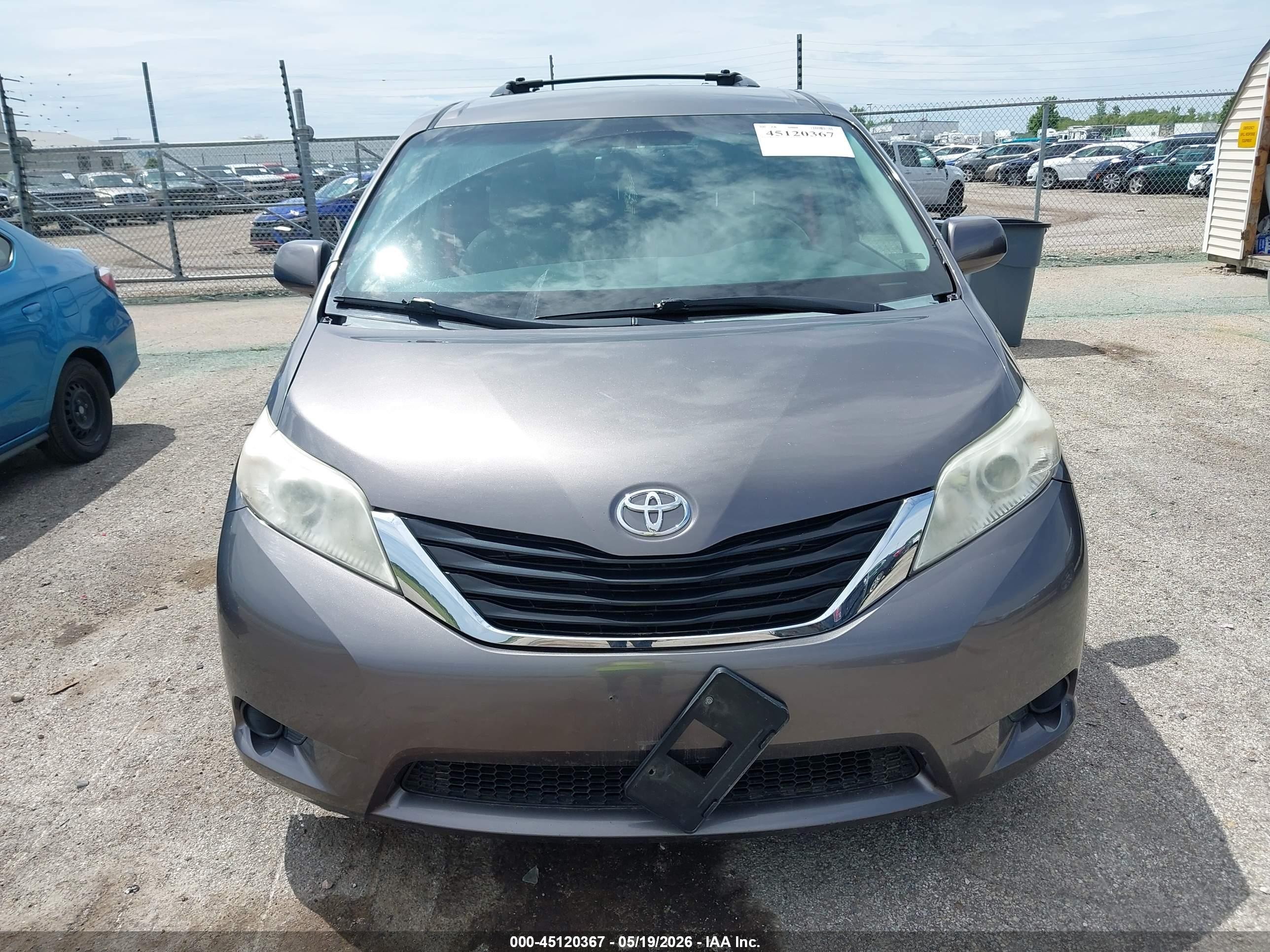 2013 Toyota Sienna Le V6 8 Passenger Gray vin: 5TDKK3DC6DS303909