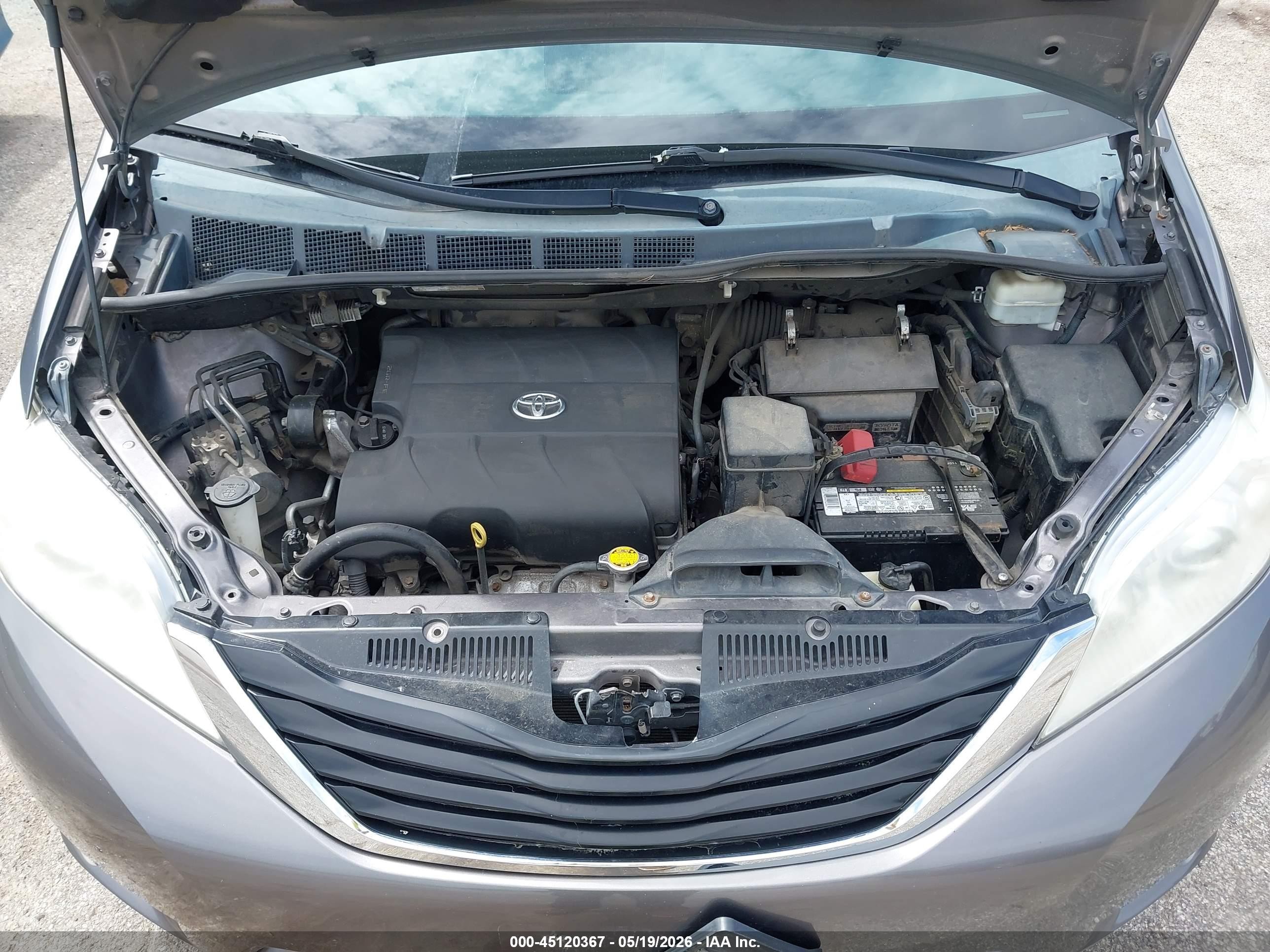 2013 Toyota Sienna Le V6 8 Passenger Gray vin: 5TDKK3DC6DS303909