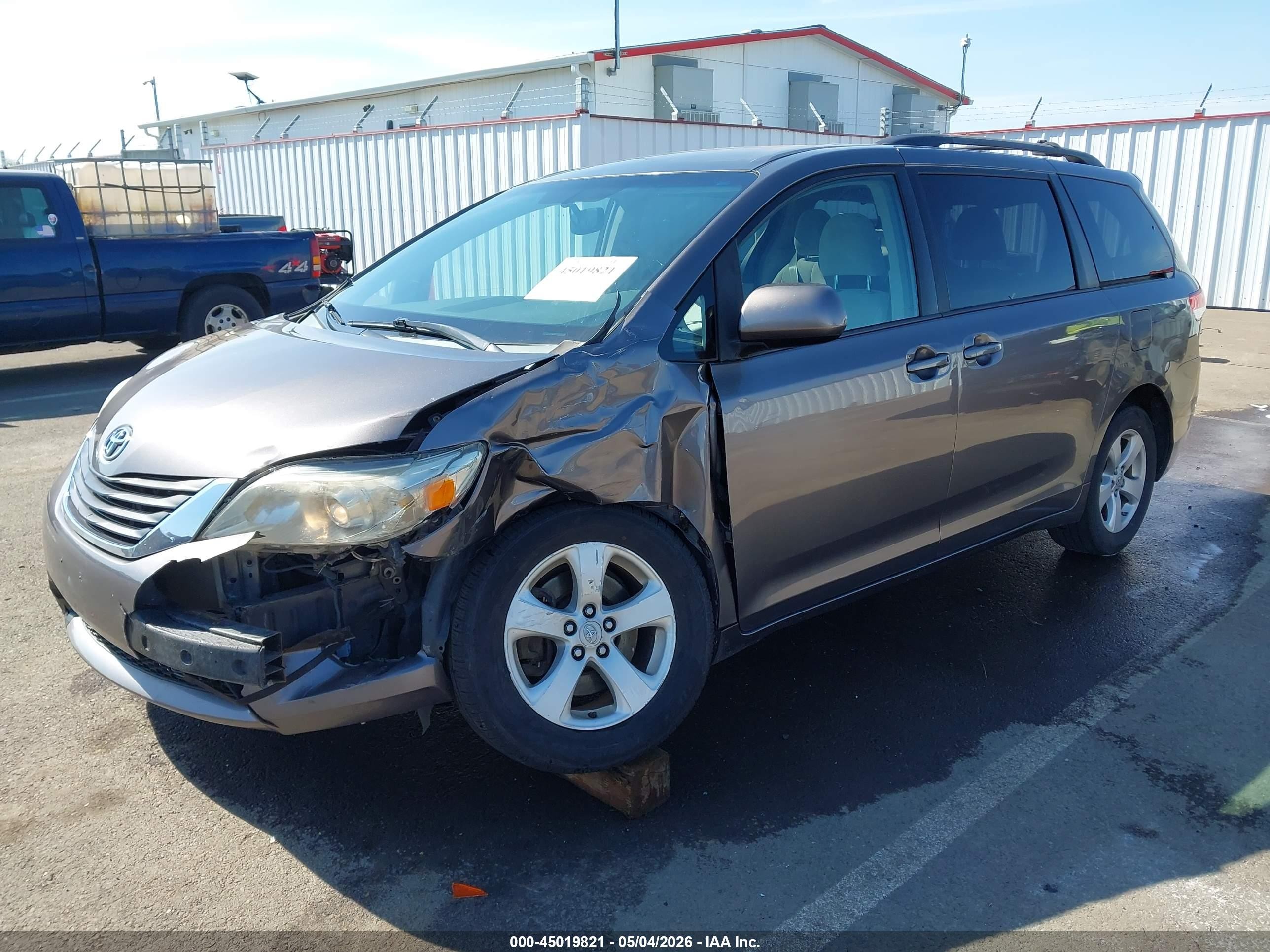 2013 Toyota Sienna Le V6 8 Passenger Серый vin: 5TDKK3DC6DS307538