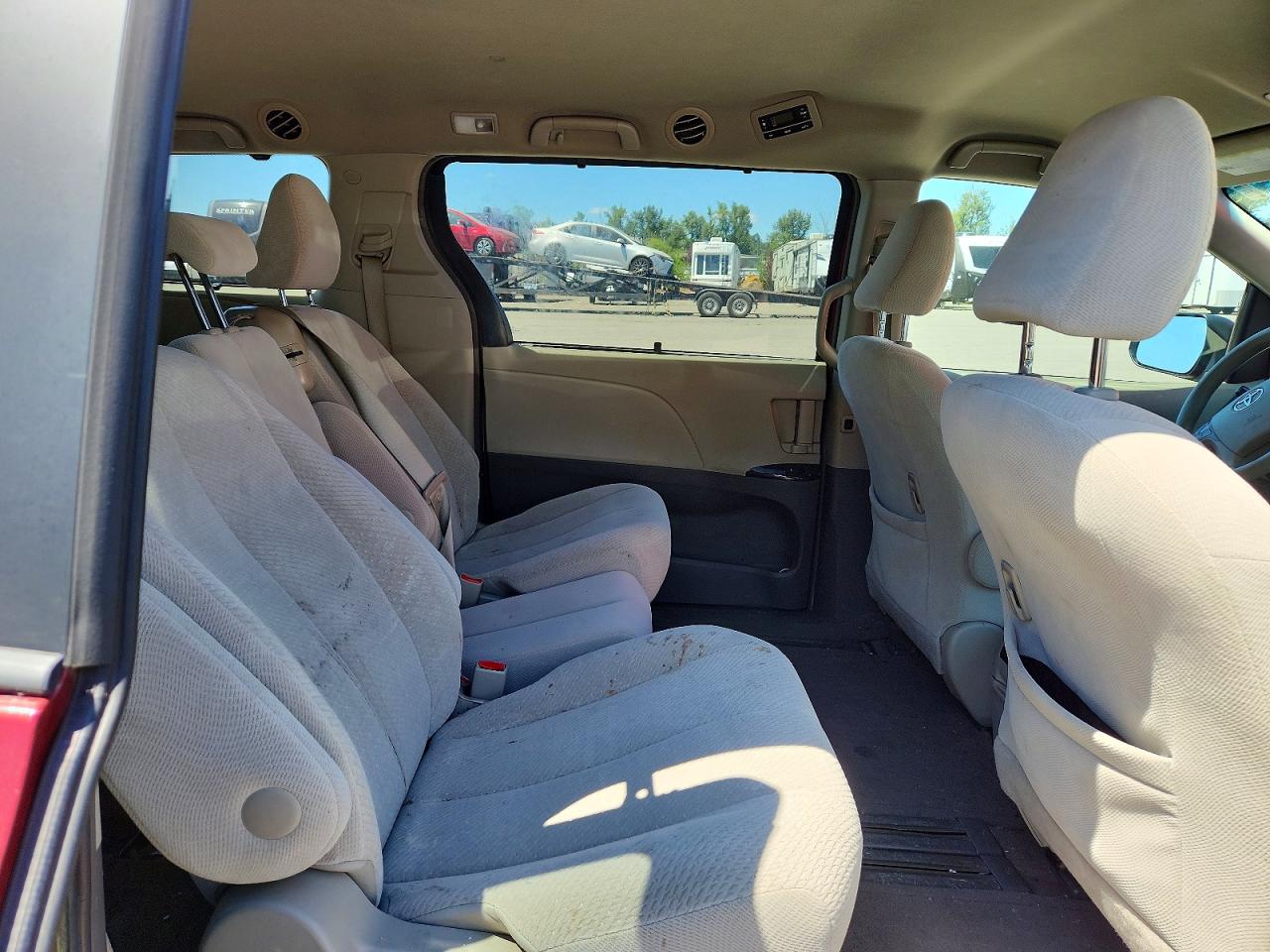 2013 Toyota Sienna Le Red vin: 5TDKK3DC6DS318006