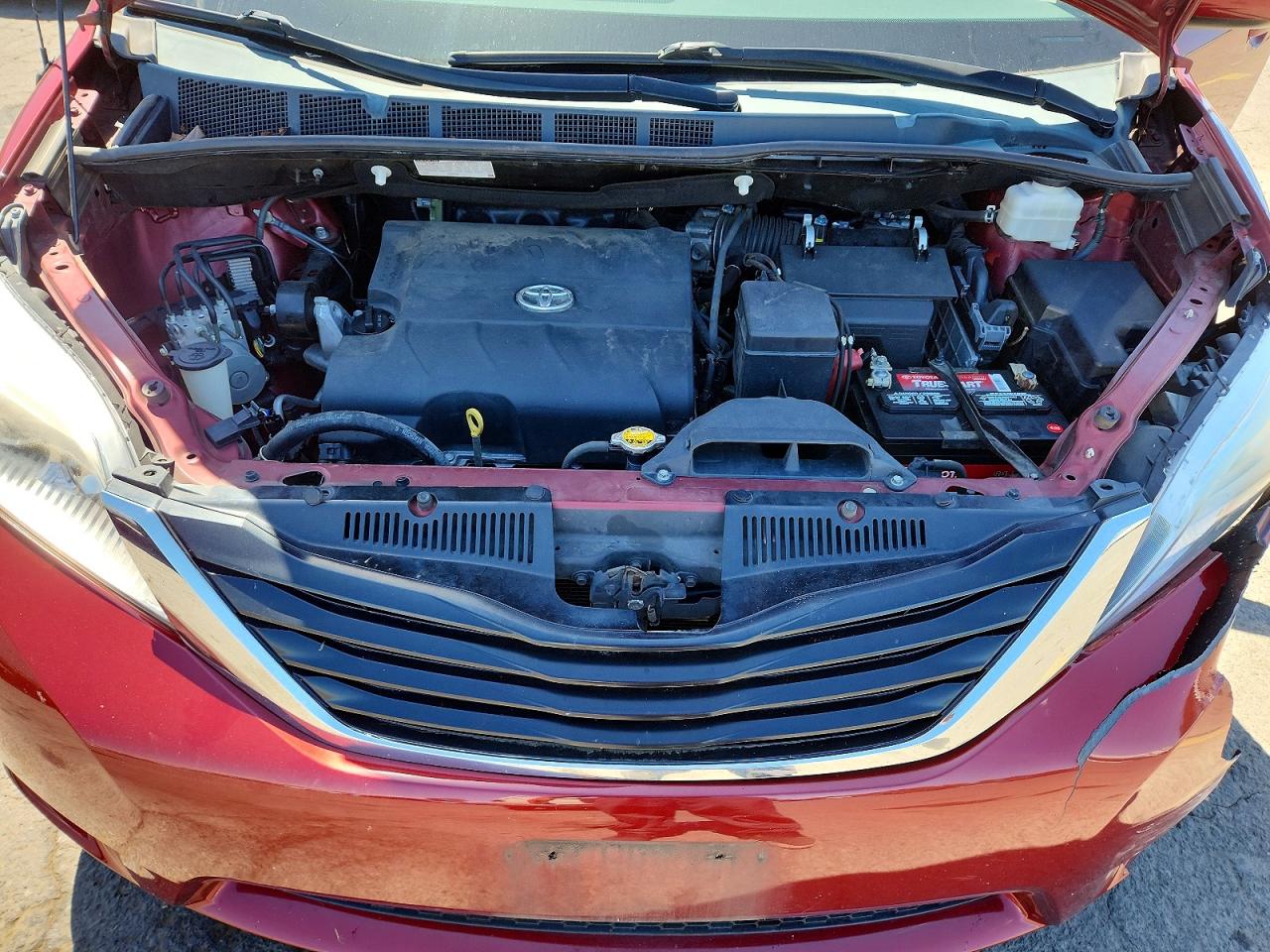 2013 Toyota Sienna Le Red vin: 5TDKK3DC6DS318006