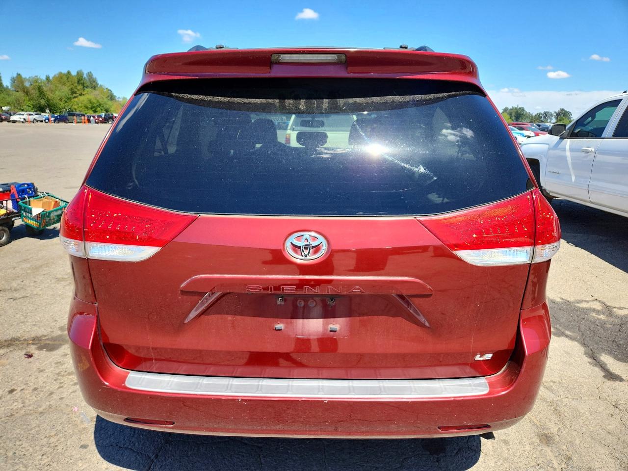 2013 Toyota Sienna Le Red vin: 5TDKK3DC6DS318006