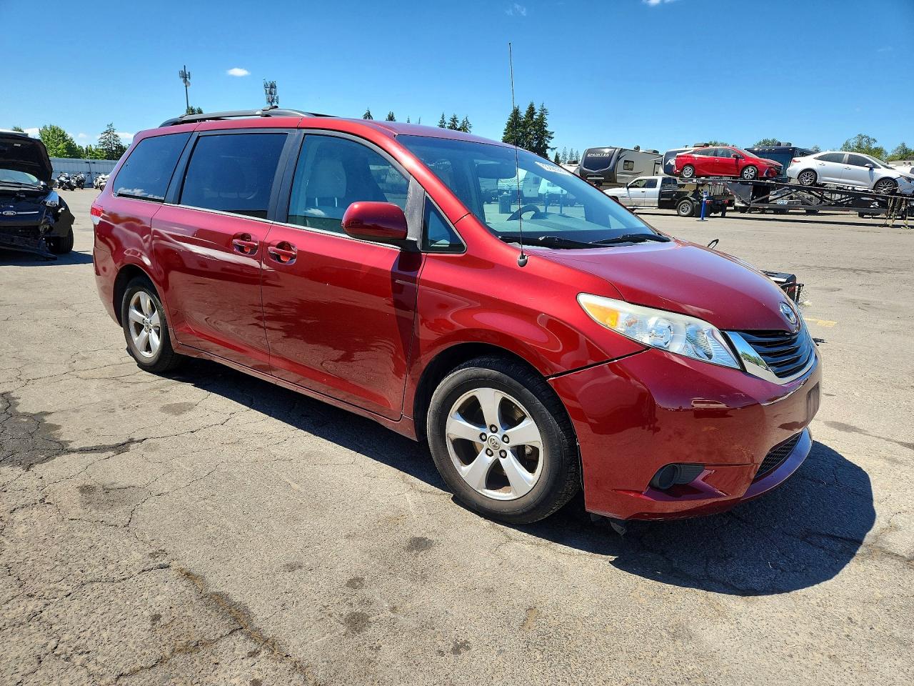 2013 Toyota Sienna Le Red vin: 5TDKK3DC6DS318006