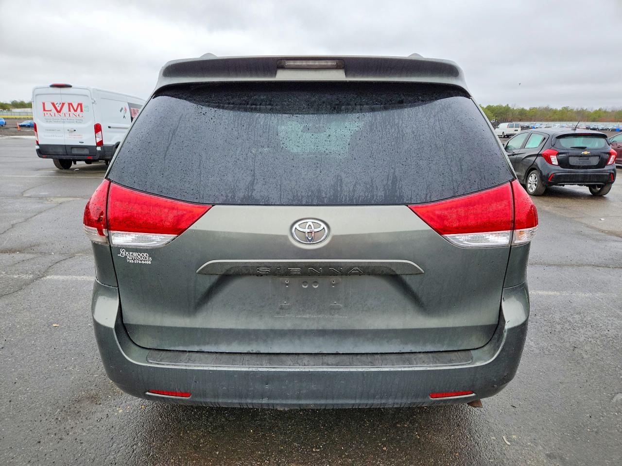 2013 Toyota Sienna Le 8-passenger Gray vin: 5TDKK3DC6DS325912