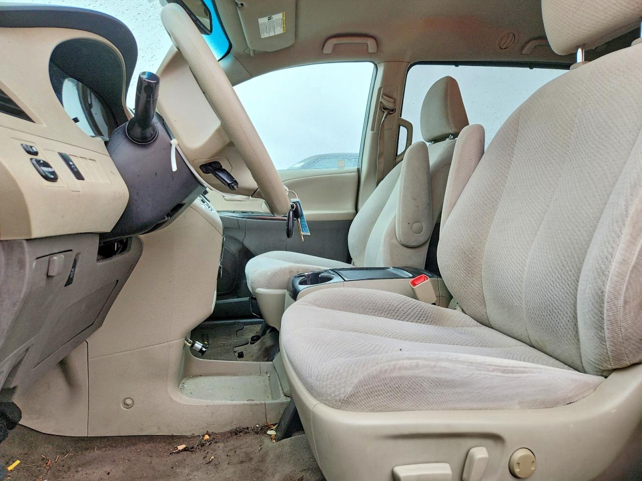 2013 Toyota Sienna Le 8-passenger Gray vin: 5TDKK3DC6DS325912