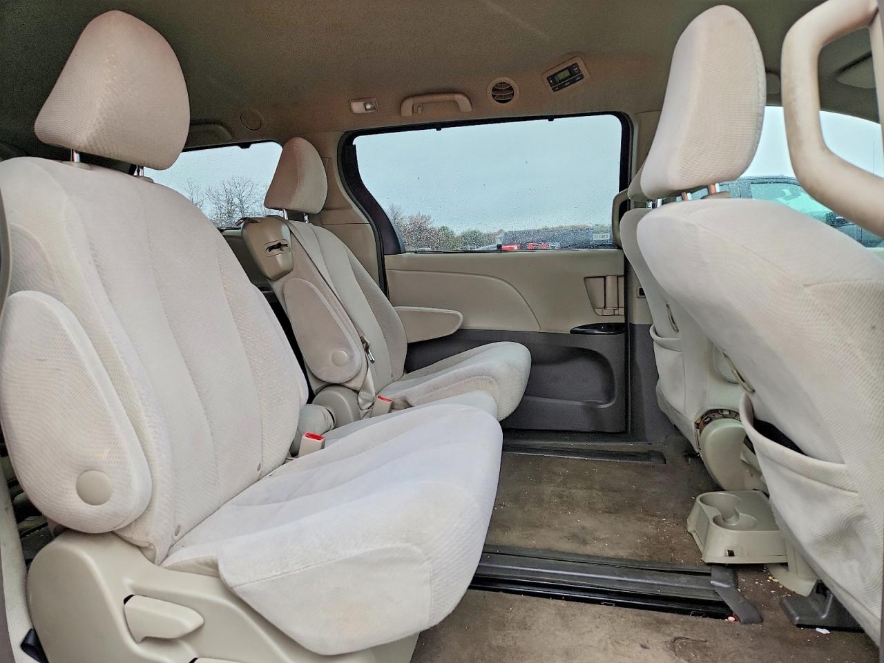 2013 Toyota Sienna Le 8-passenger Gray vin: 5TDKK3DC6DS325912