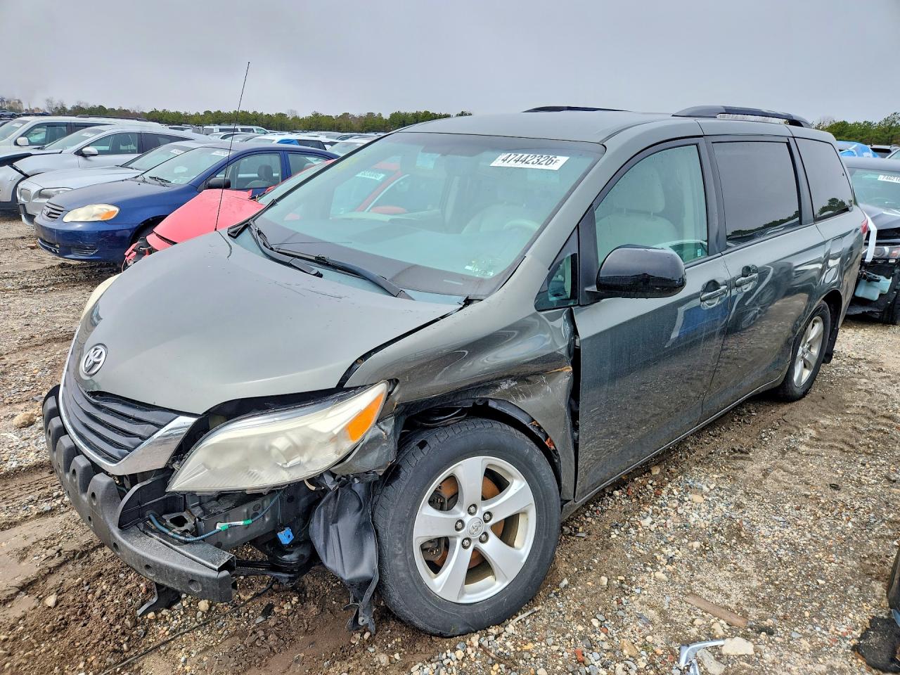 2013 Toyota Sienna Le 8-passenger Gray vin: 5TDKK3DC6DS325912