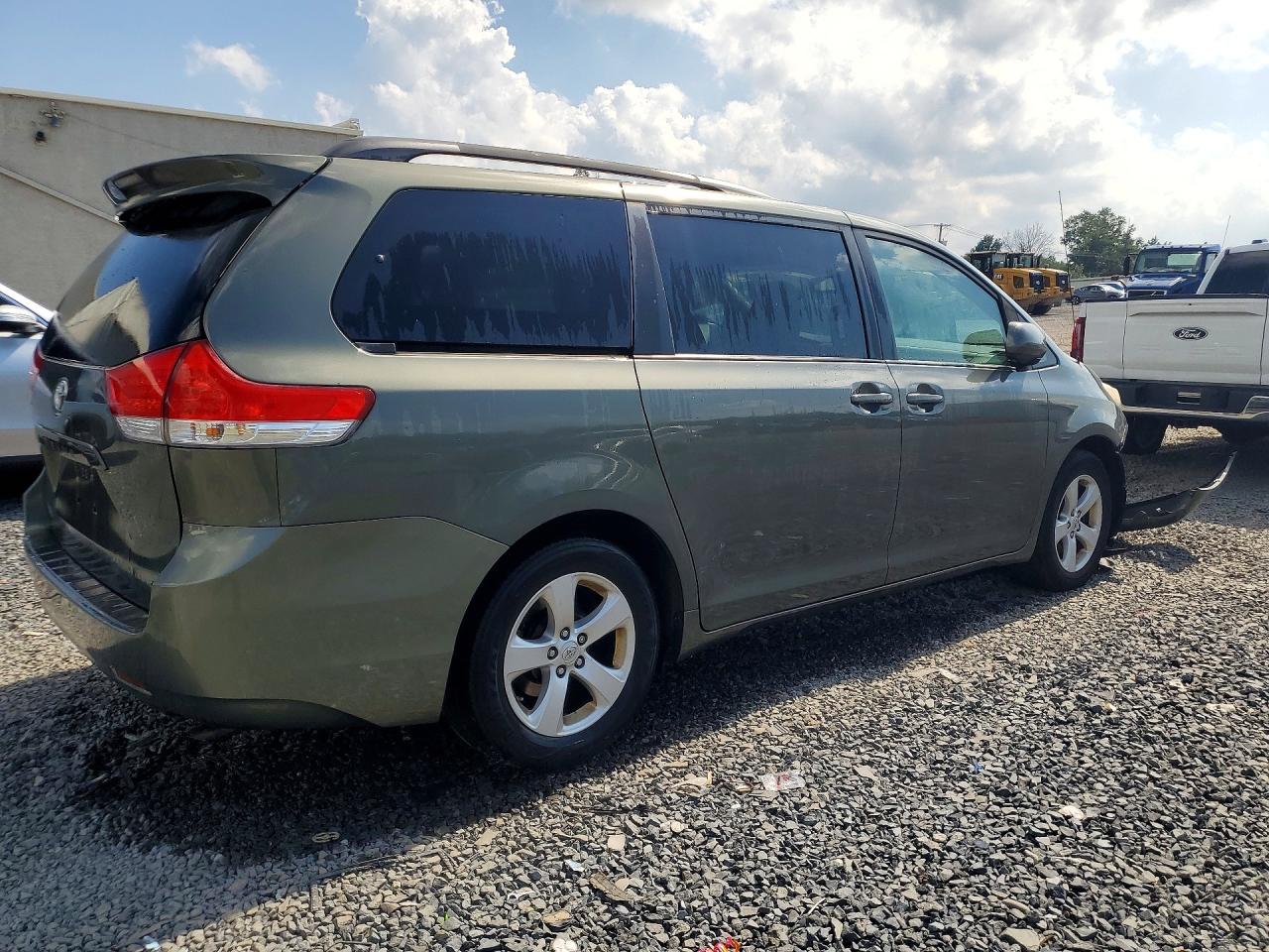 2013 Toyota Sienna Le Gray vin: 5TDKK3DC6DS328888