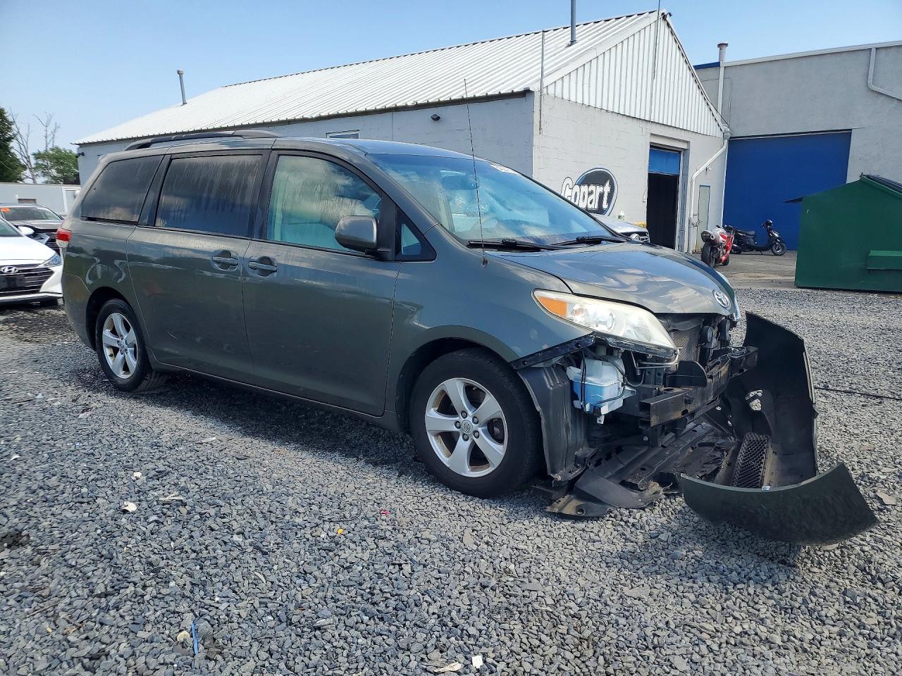 2013 Toyota Sienna Le Gray vin: 5TDKK3DC6DS328888