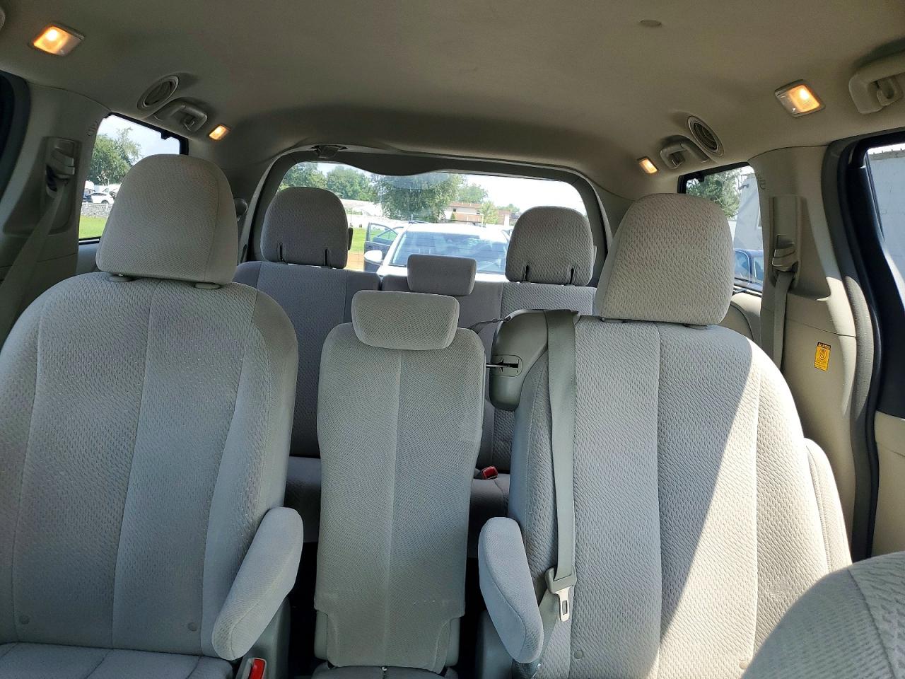 2013 Toyota Sienna Le Gray vin: 5TDKK3DC6DS328888