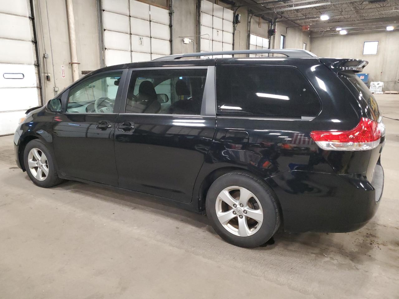 2013 Toyota Sienna Le Black vin: 5TDKK3DC6DS333444
