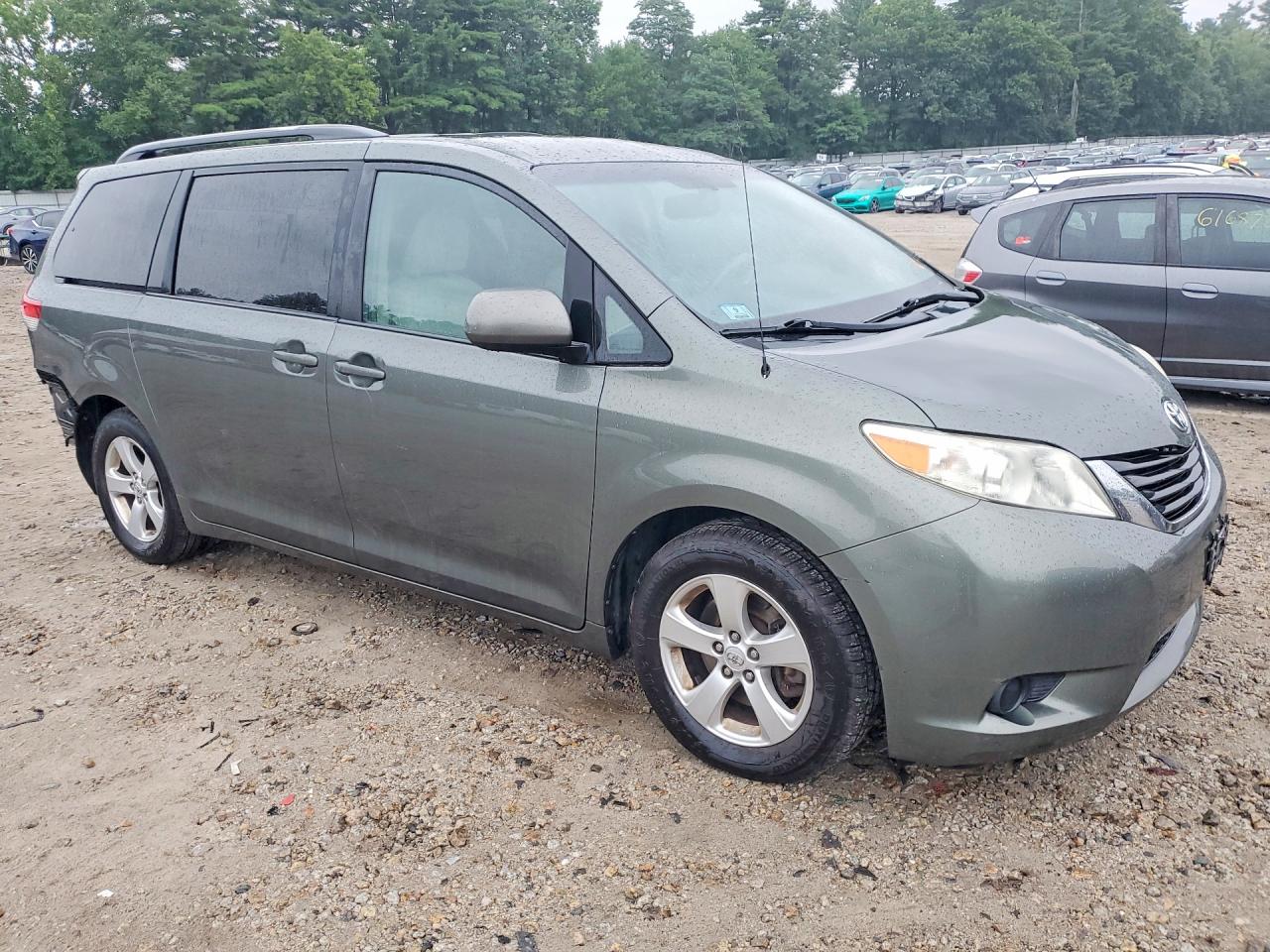2013 Toyota Sienna Le Green vin: 5TDKK3DC6DS335386