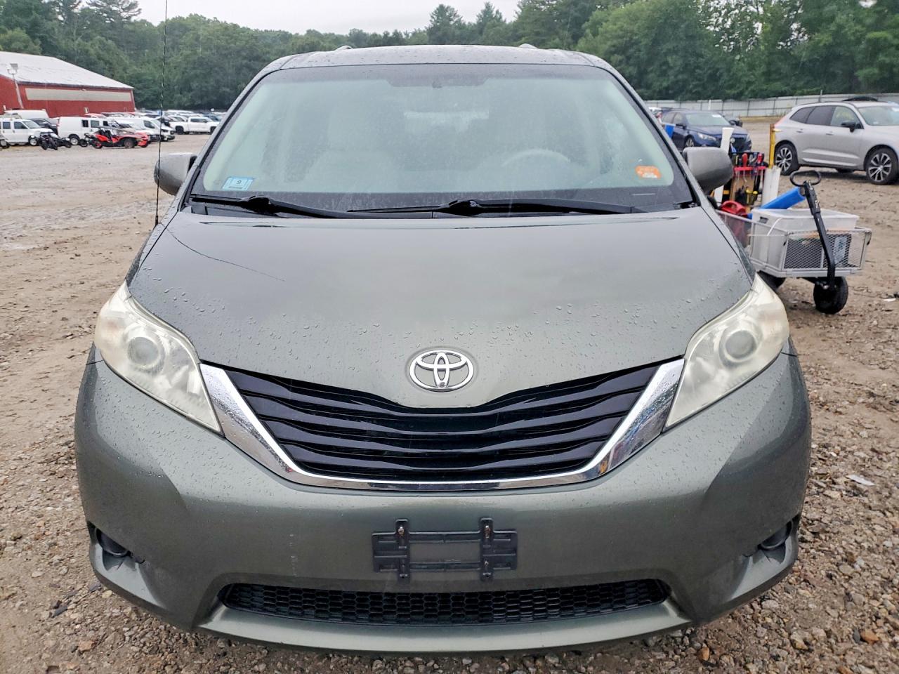 2013 Toyota Sienna Le Green vin: 5TDKK3DC6DS335386