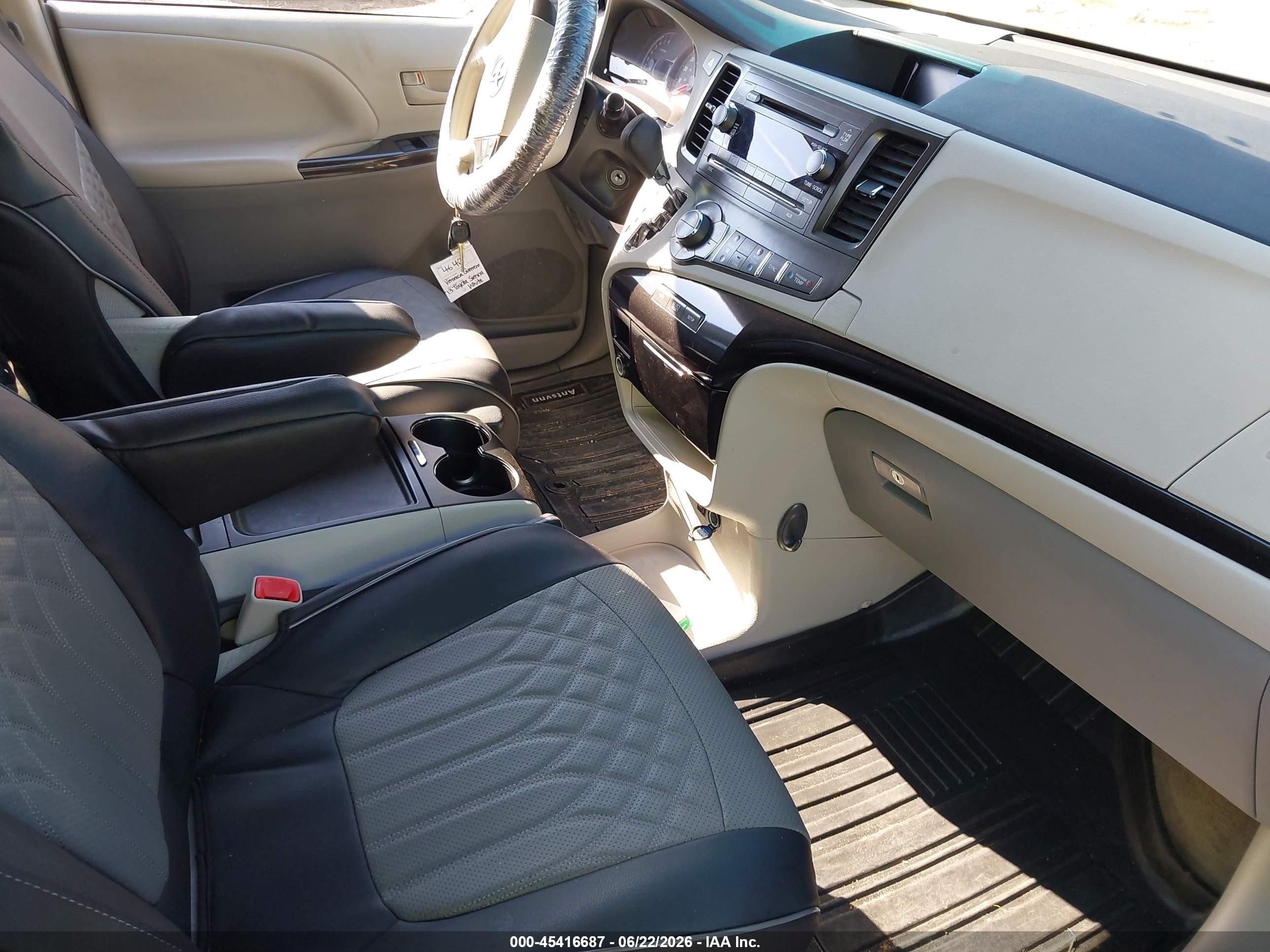 2013 Toyota Sienna Le V6 8 Passenger White vin: 5TDKK3DC6DS346033