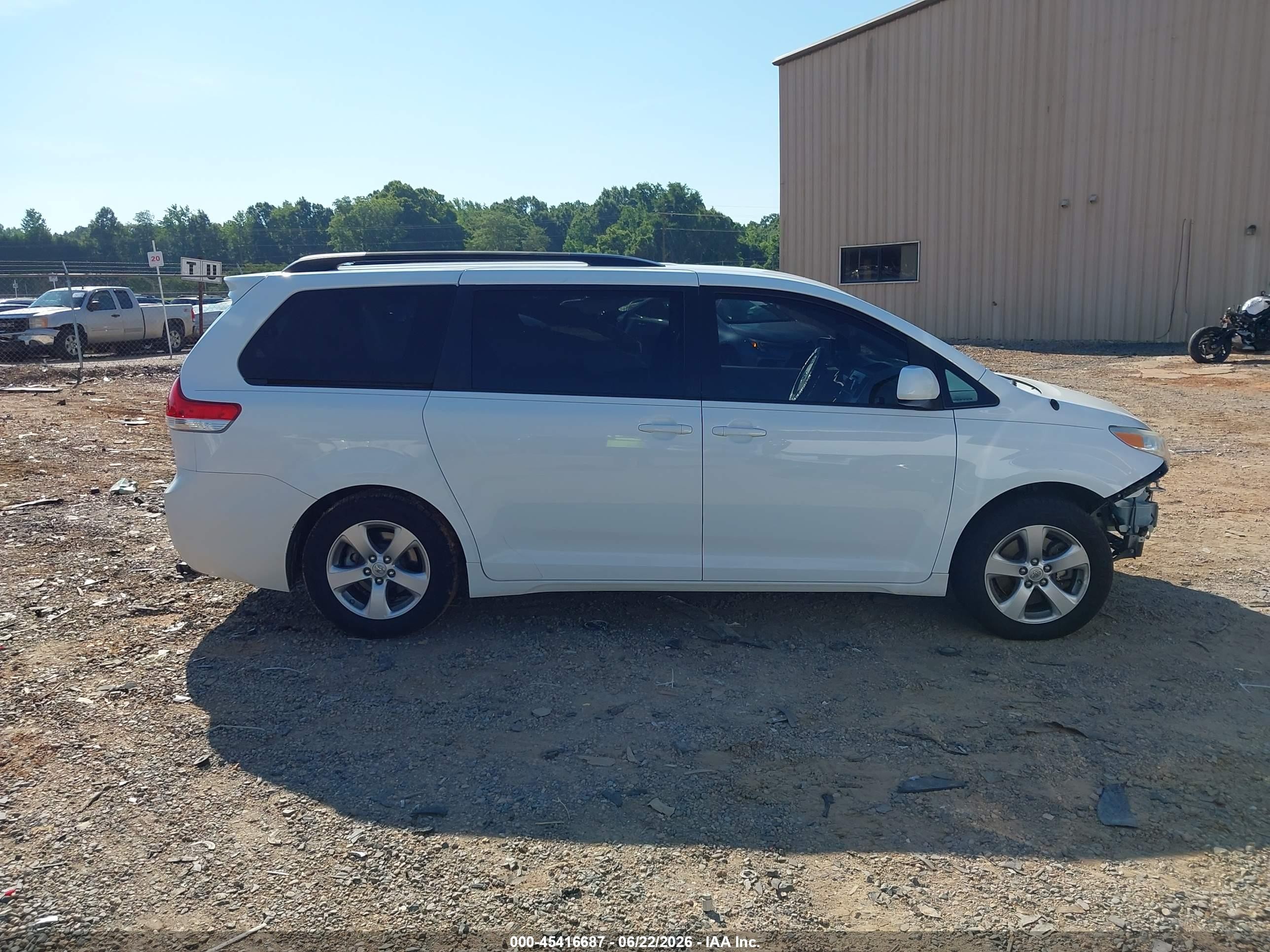 2013 Toyota Sienna Le V6 8 Passenger White vin: 5TDKK3DC6DS346033