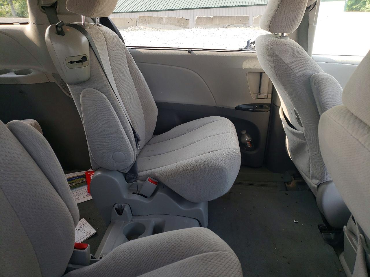 2013 Toyota Sienna Le White vin: 5TDKK3DC6DS365052