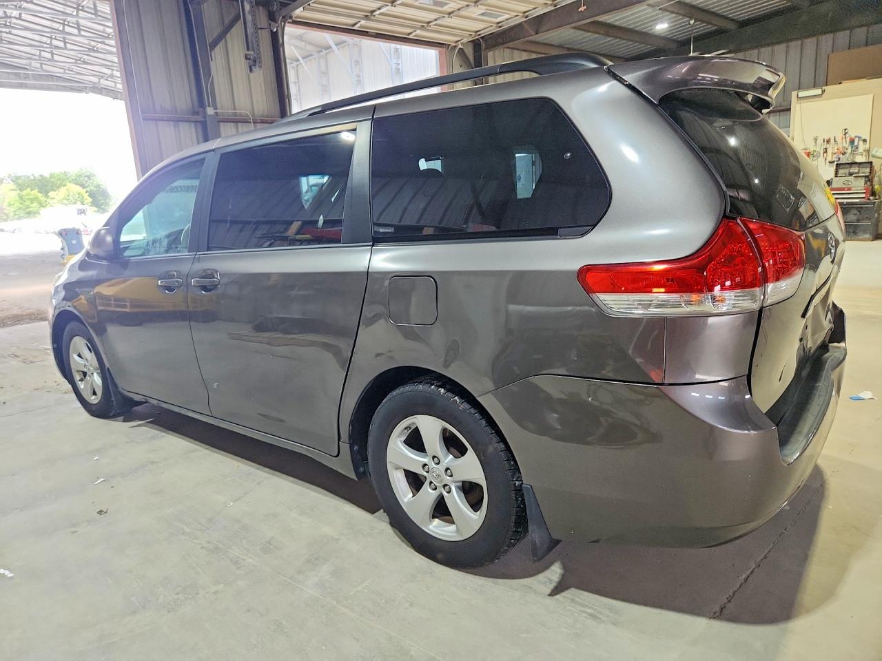 2013 Toyota Sienna Le Gray vin: 5TDKK3DC6DS370168