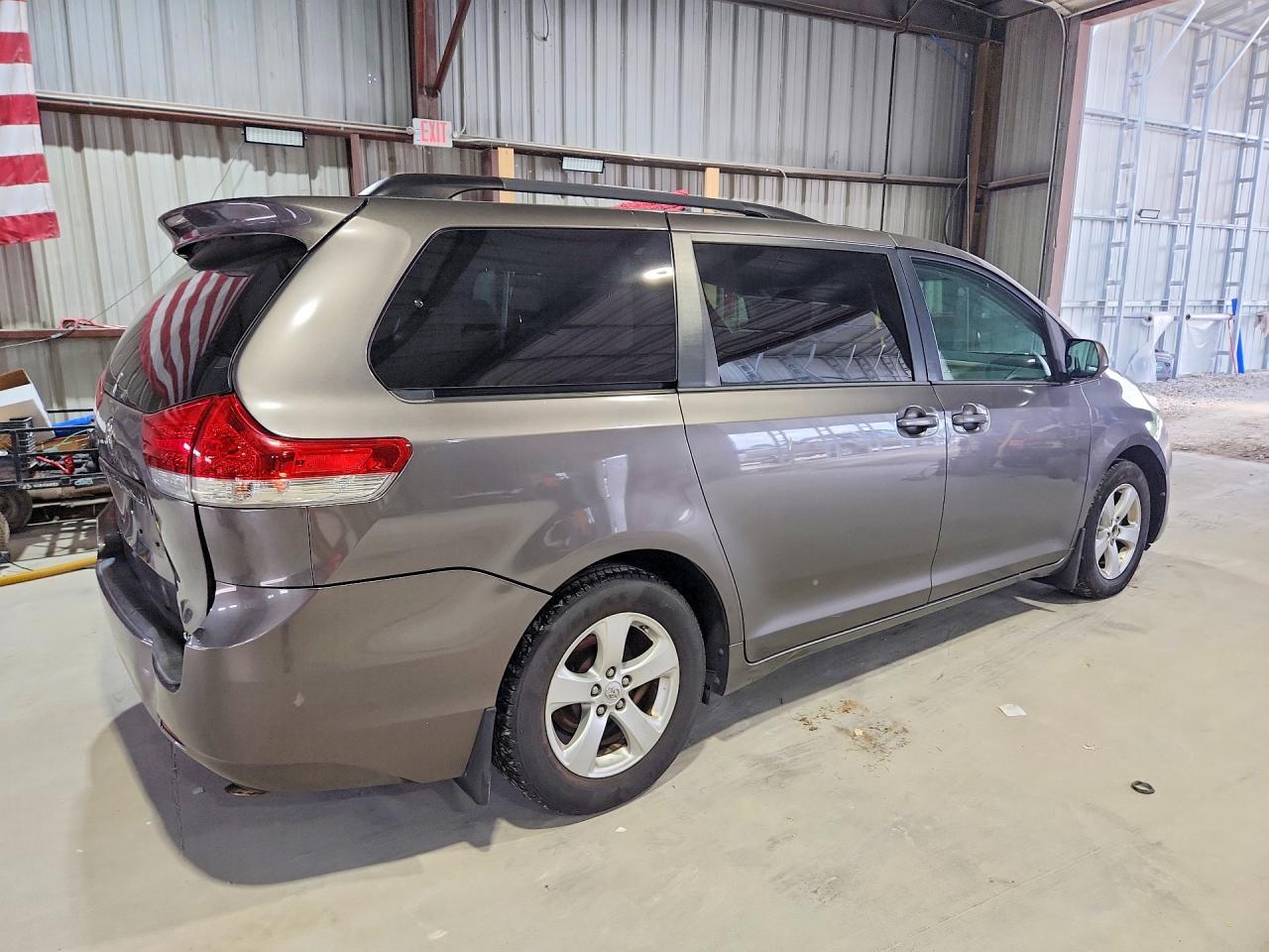 2013 Toyota Sienna Le Gray vin: 5TDKK3DC6DS370168